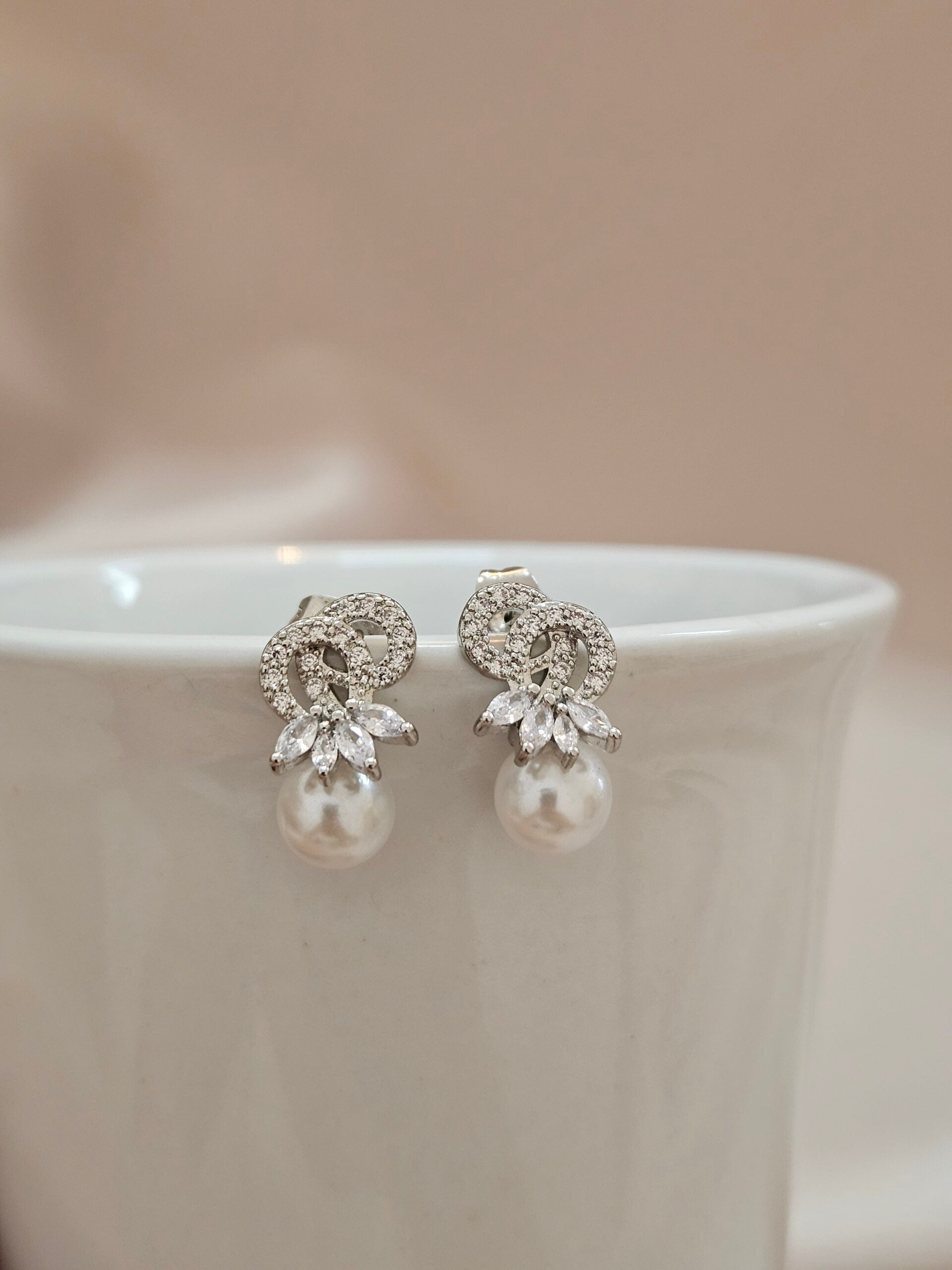Stud Pearl Earrings - AESP23