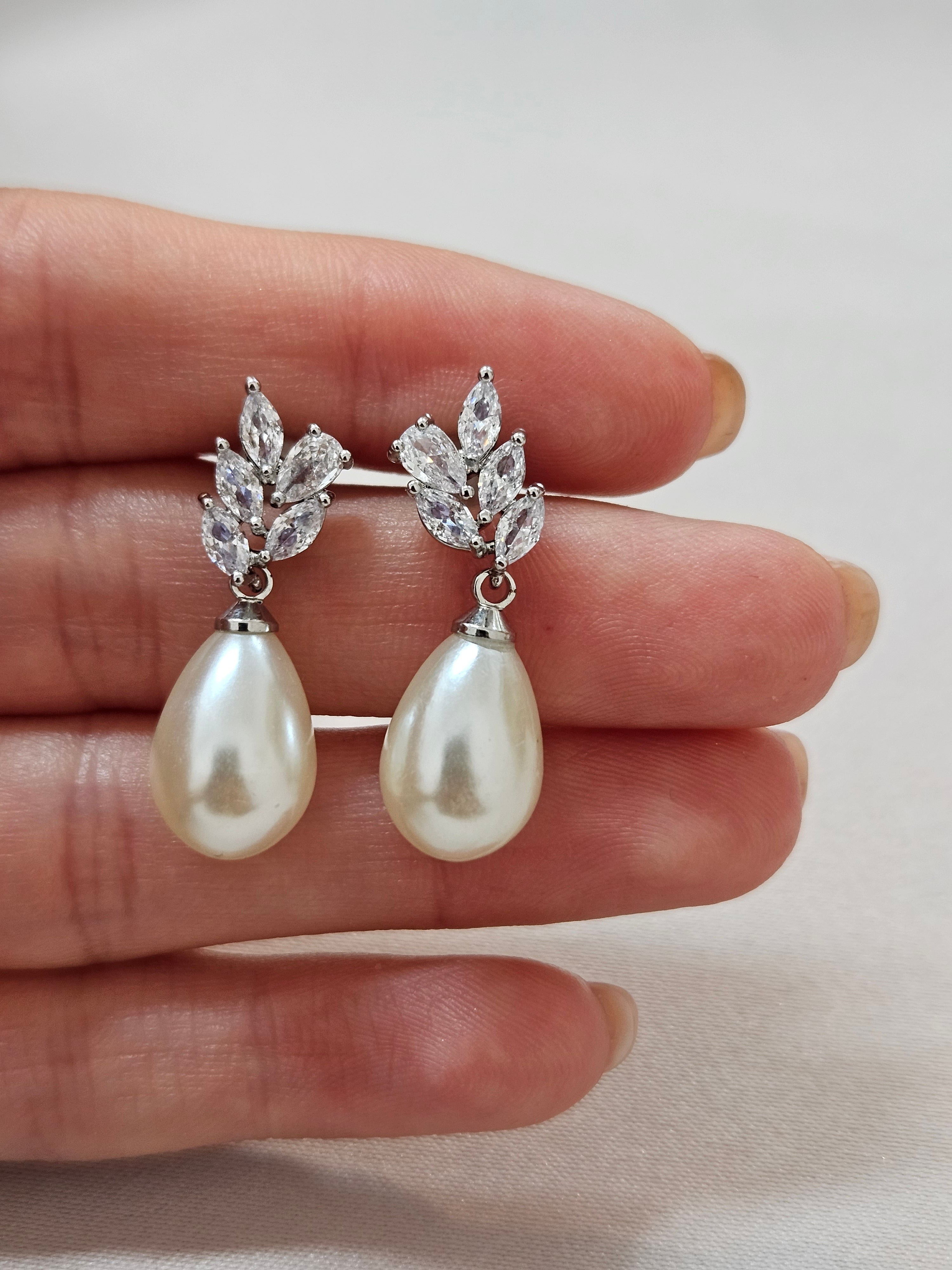 Classic Pearl Drop Earrings