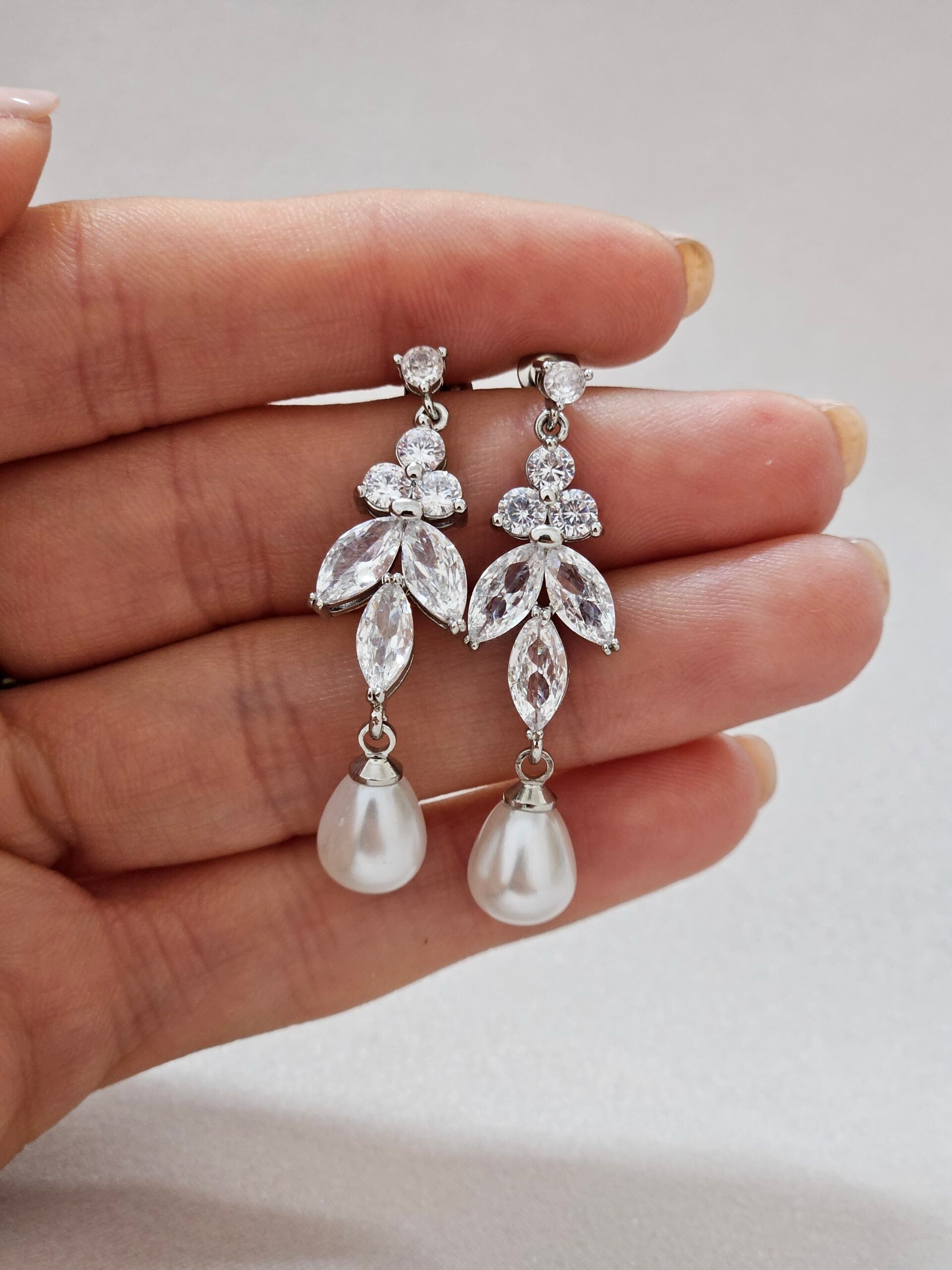 Elegant Drop Pearl Earrings - AESP32
