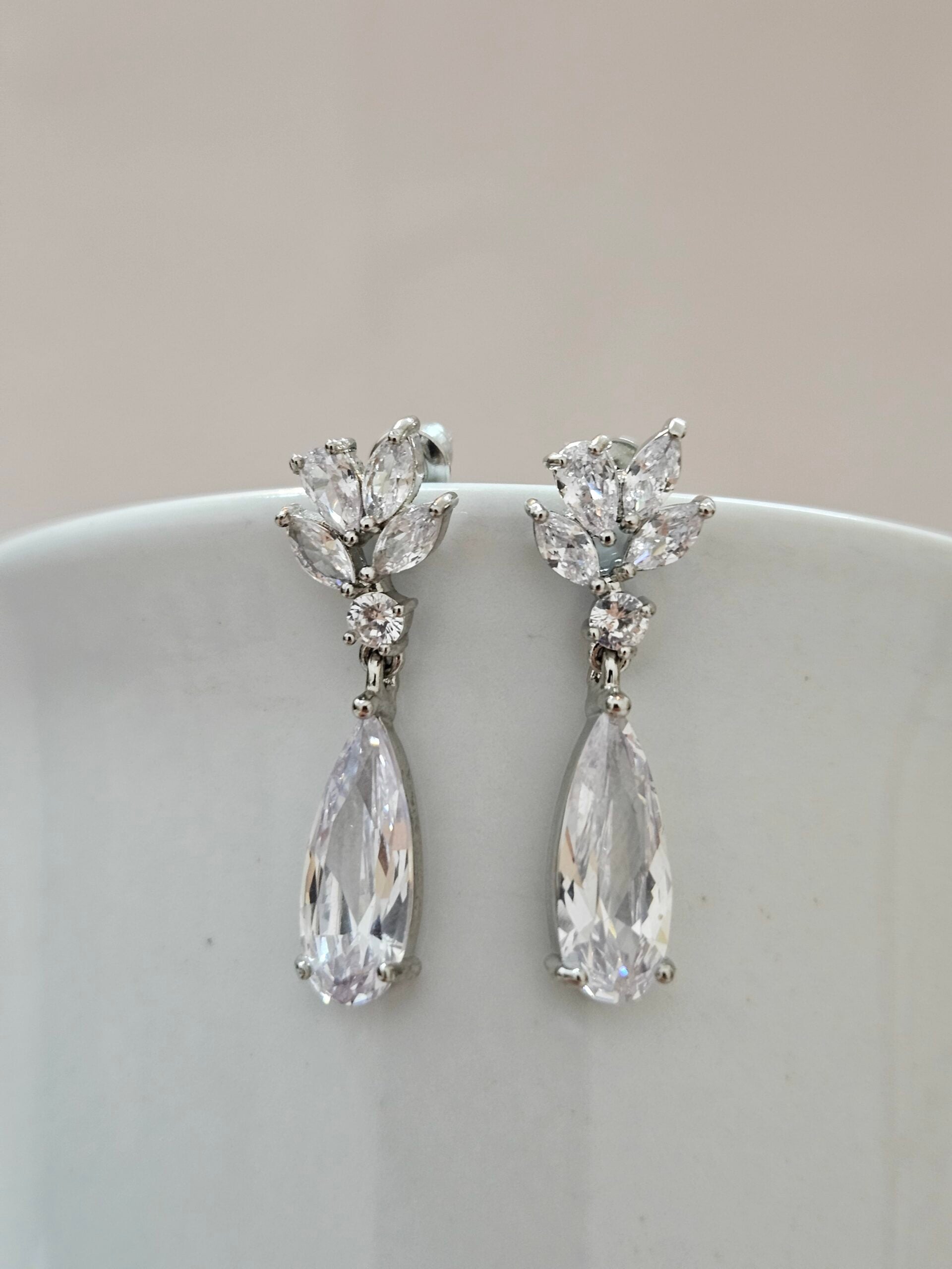Delicate Crystal Drop Earrings - AESC15