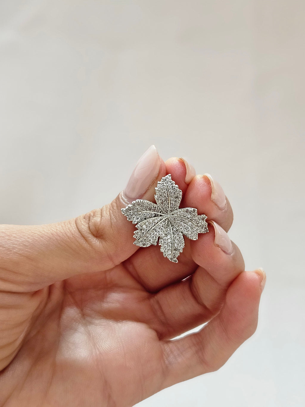 evening shiny zirconia flower silver stud earrings 