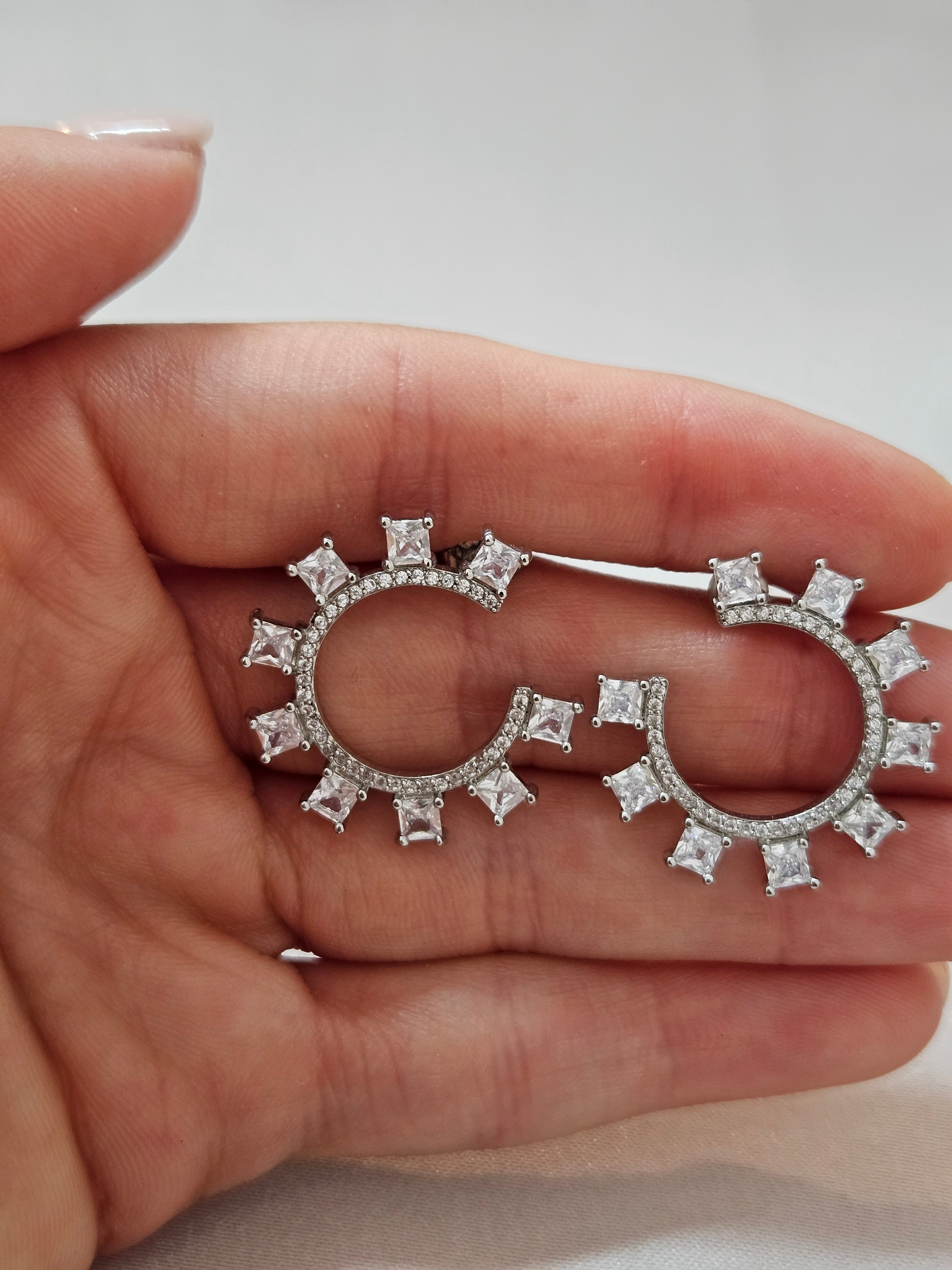 silver incomplete circle stud earrings