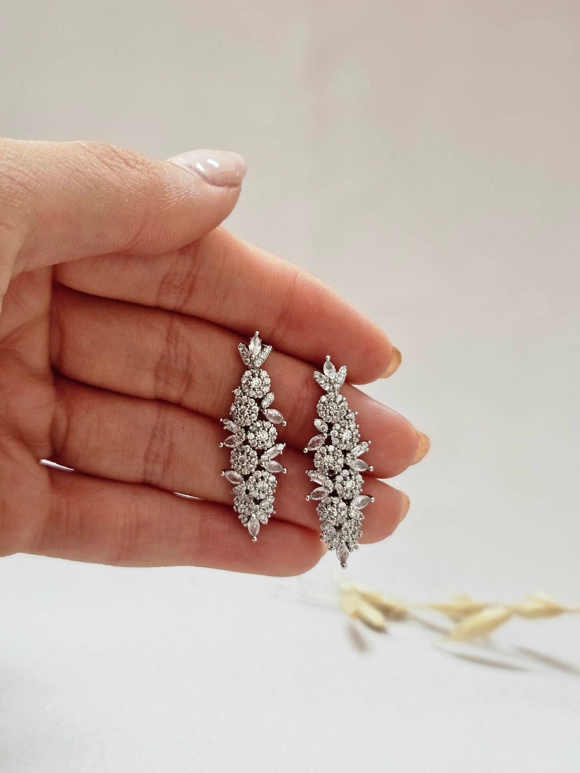 Long Classic Zirconia EarringsAESC43