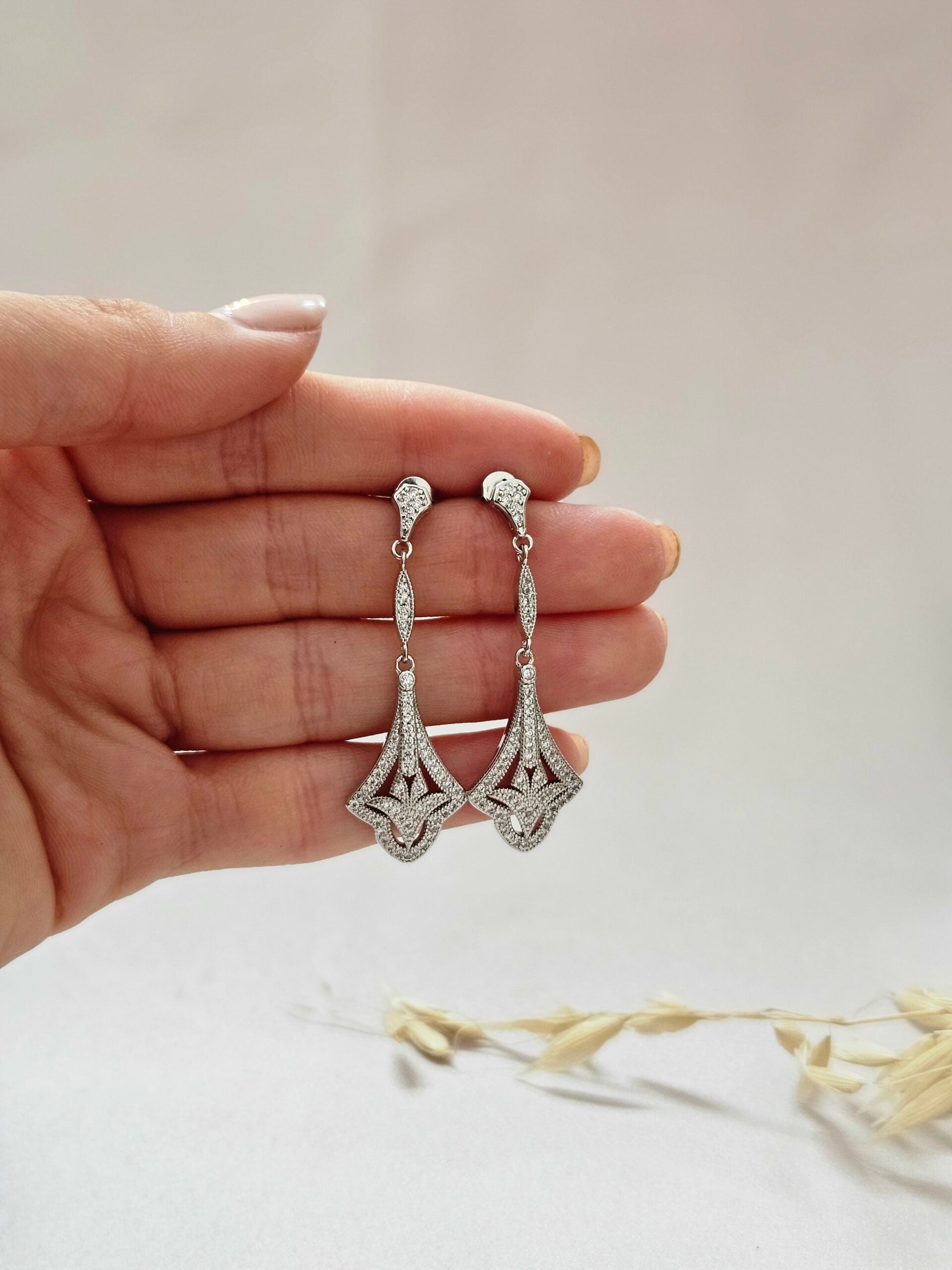 Silver Vintage Drop EarringsAESC25