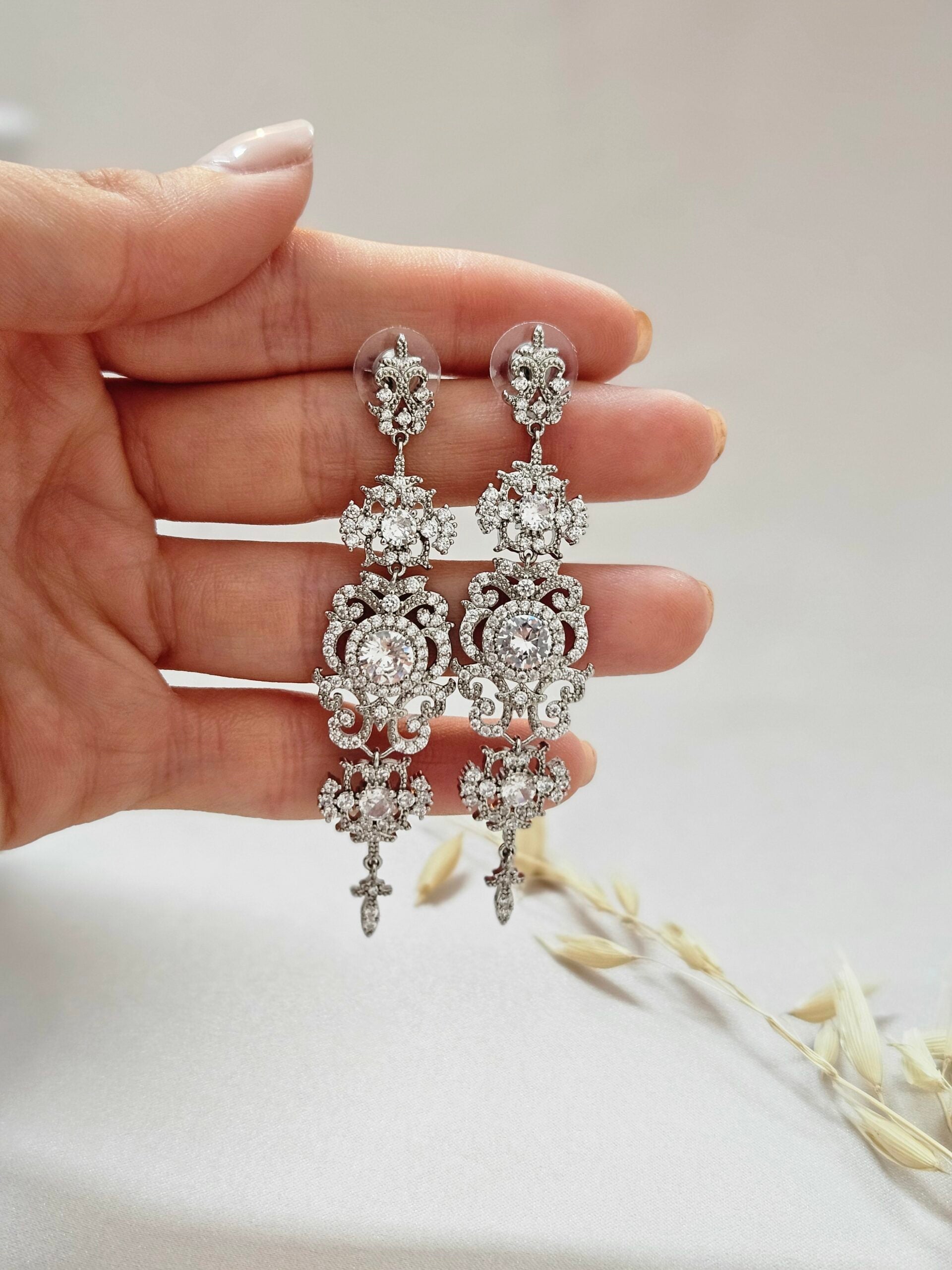 Long Vintage Drop Crystal Earrings - AESC71