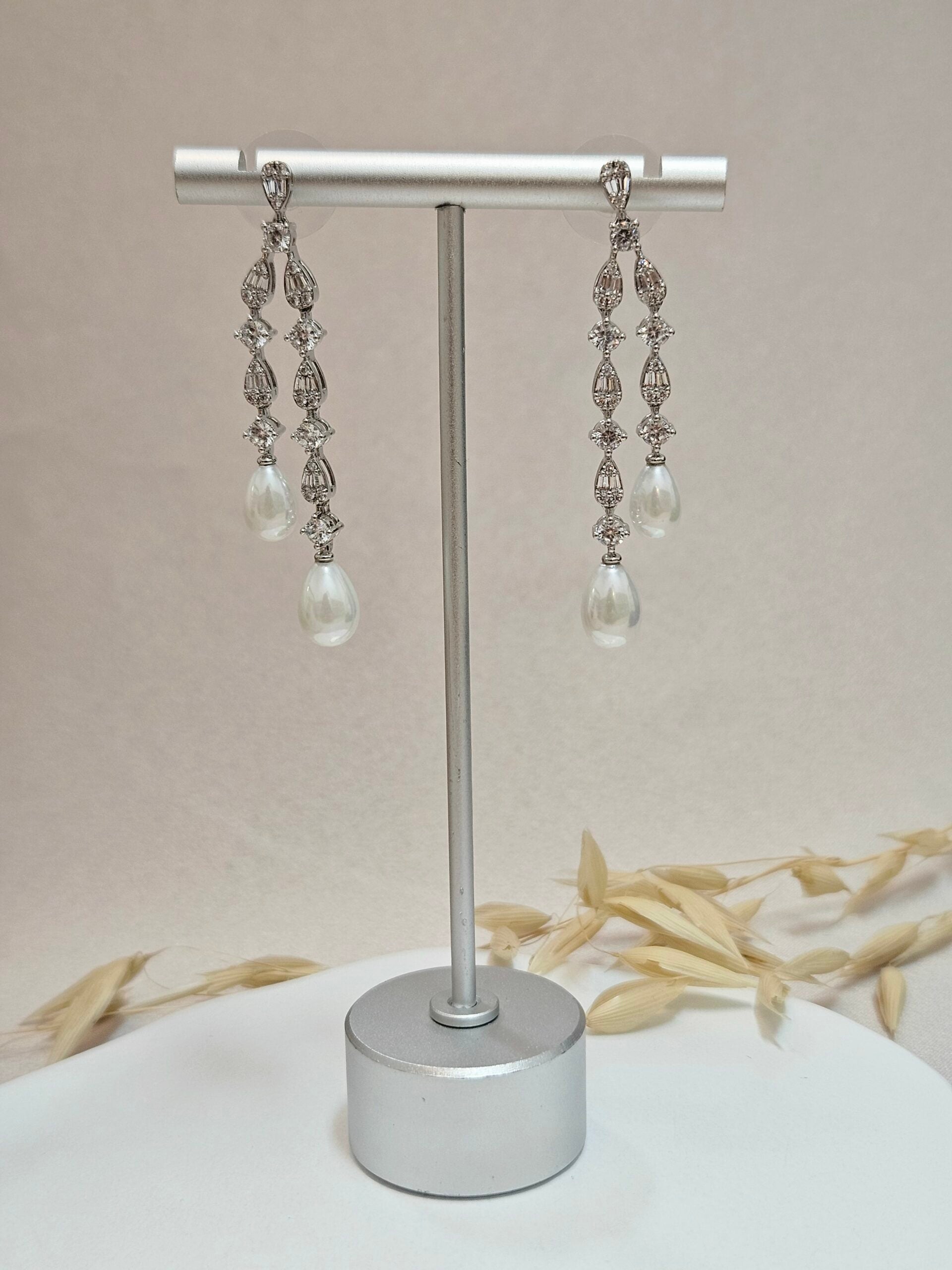Crystal Leaf Pearl Earrings - AESP28
