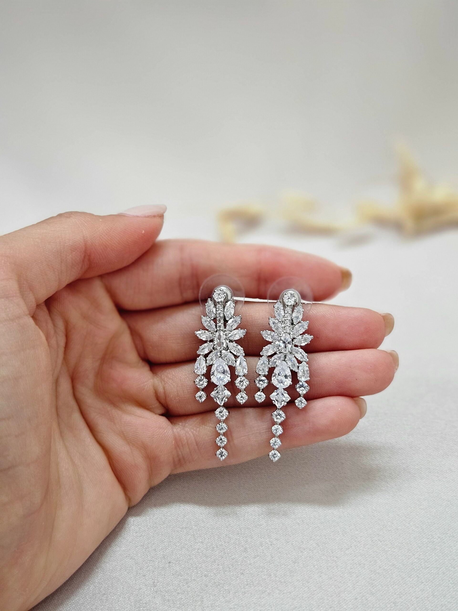 luxurious Crystal Statement Drop Earrings - AESP37