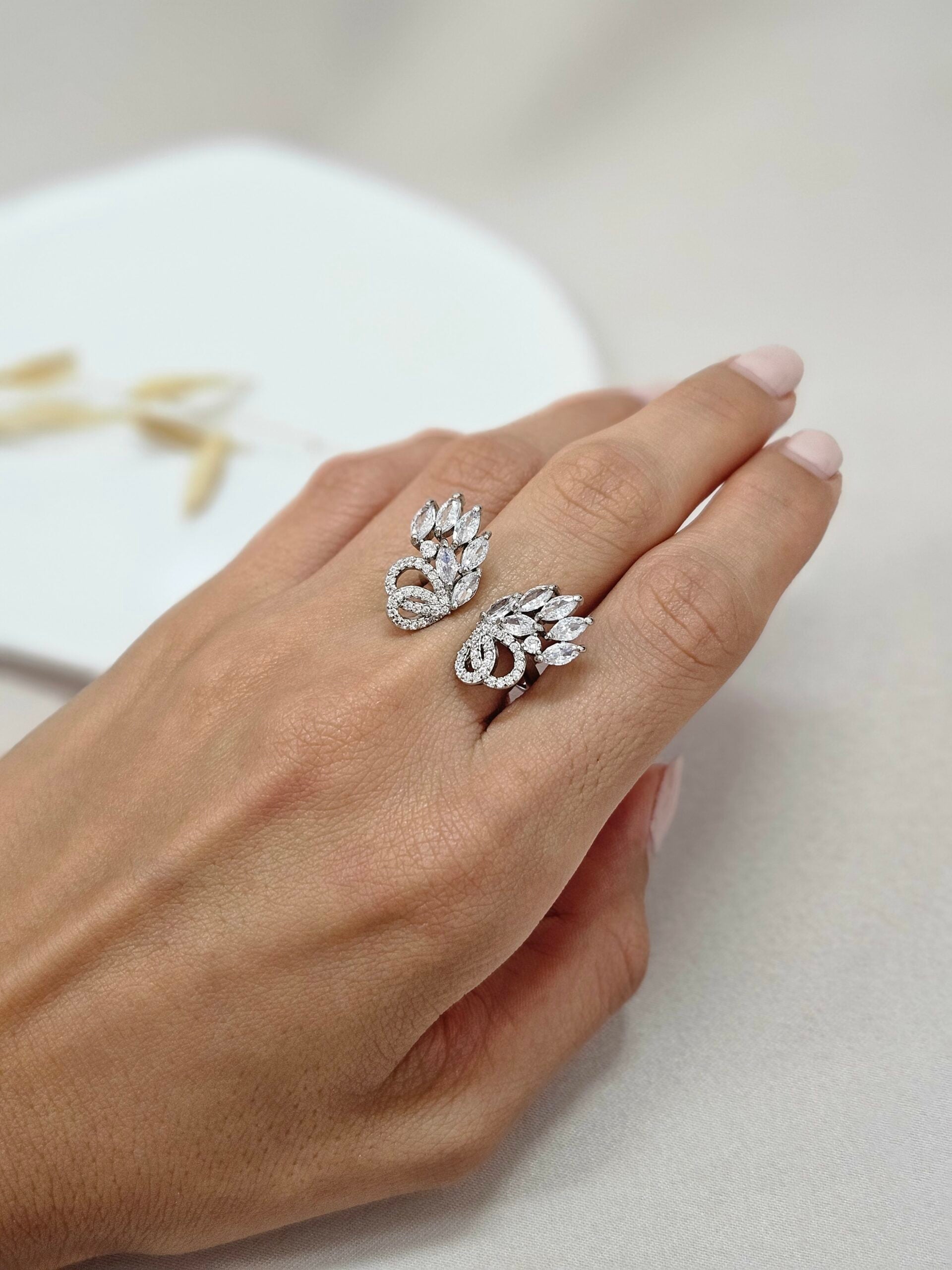 Adjustable 7 Crystals Ring - AESC34