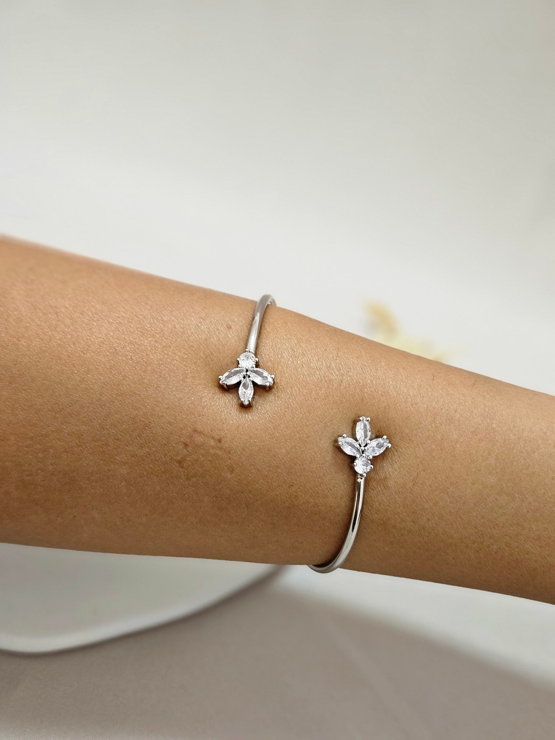 Delicate Small Leaf Cuff Crystal Bracelet - ABSC7