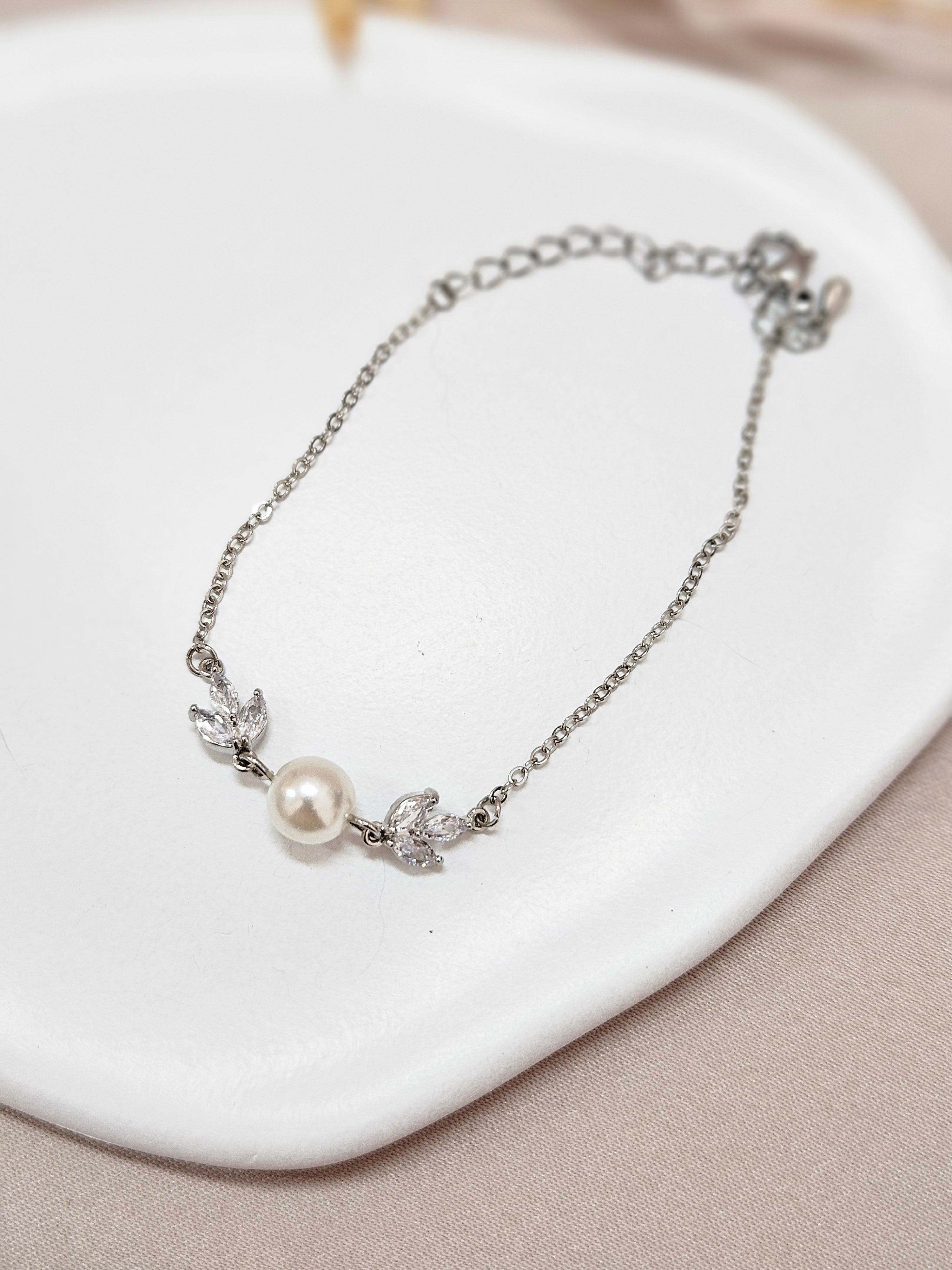 Chain Vine Pearl Bracelet