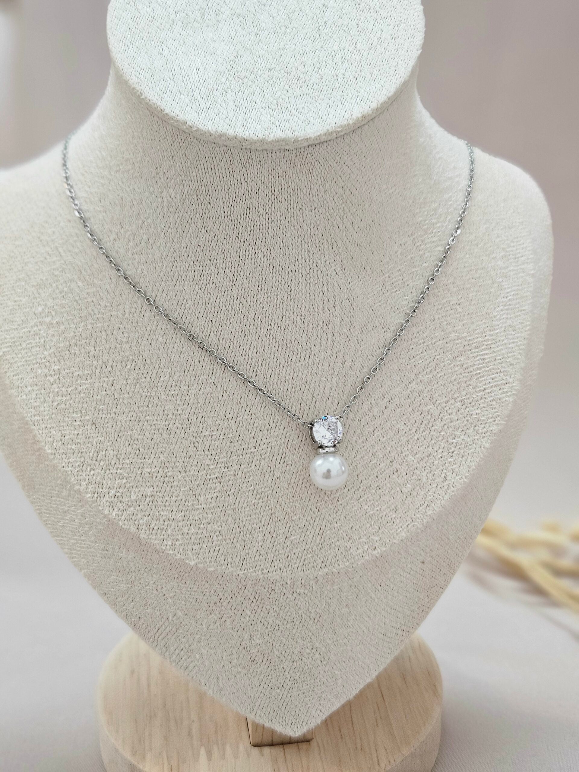 Minimalist Pearl Zirconia Necklace