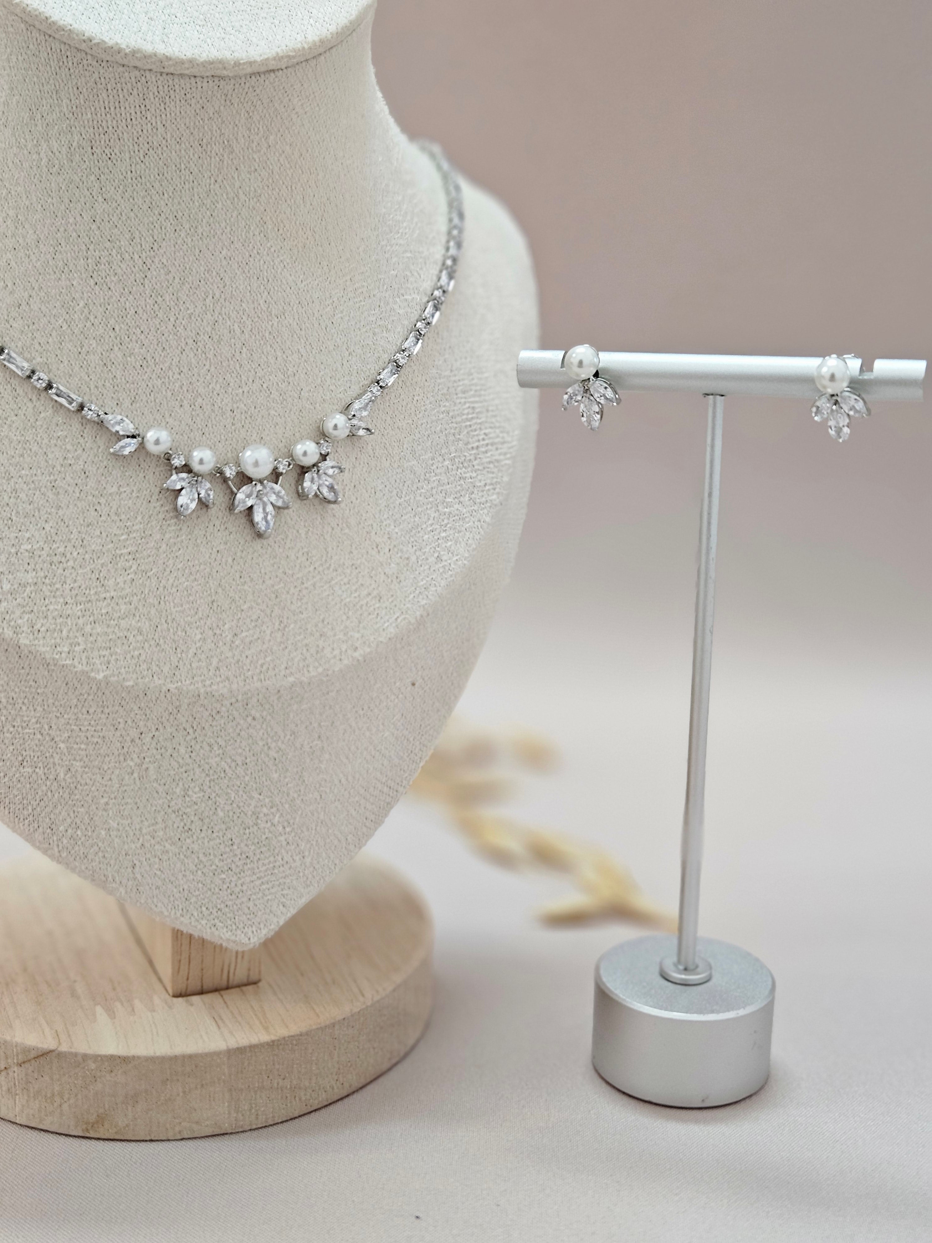 Delicate Pearl Bridal Jewelry Set