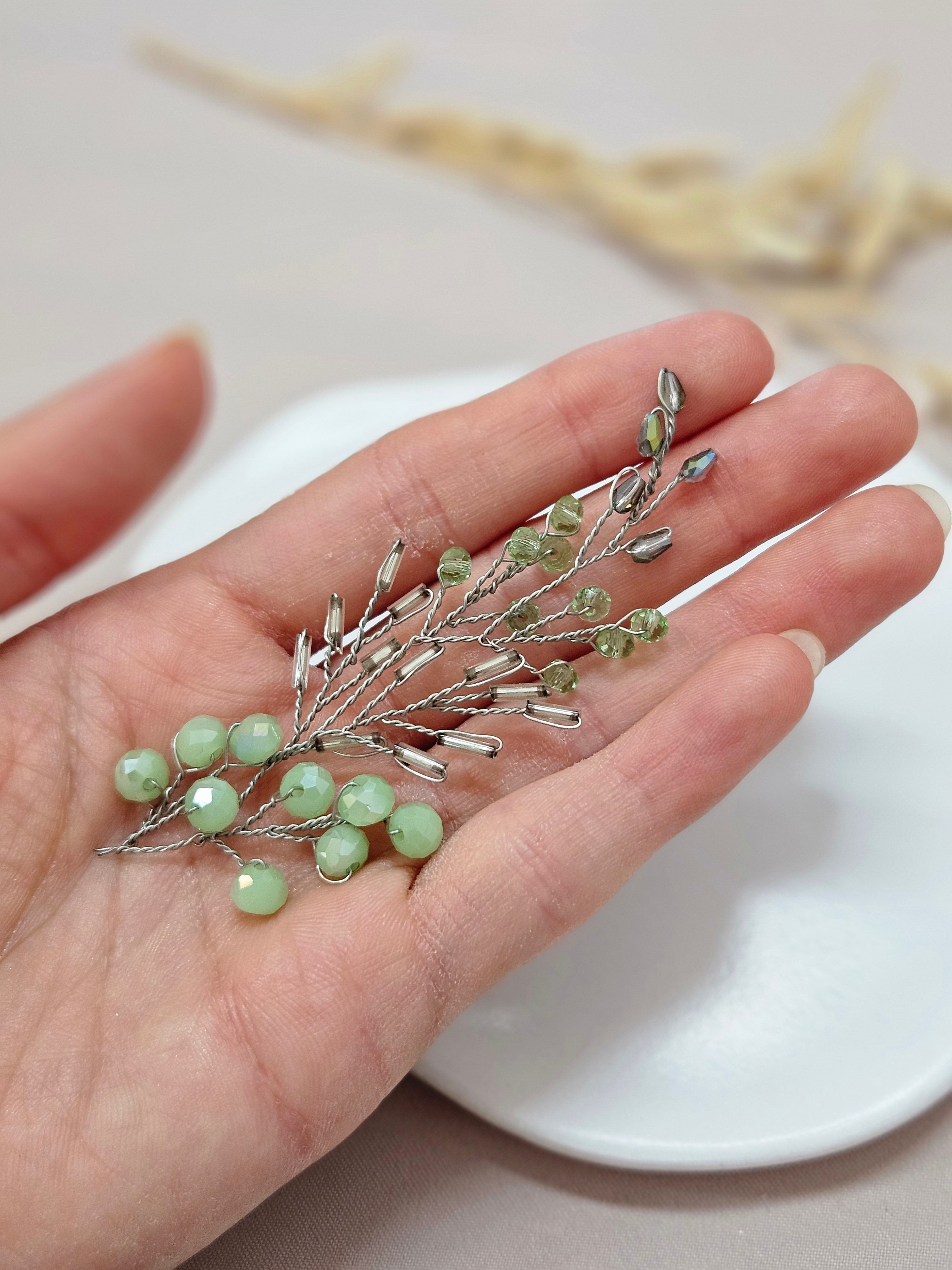 Light Green And Silver Hair Vine