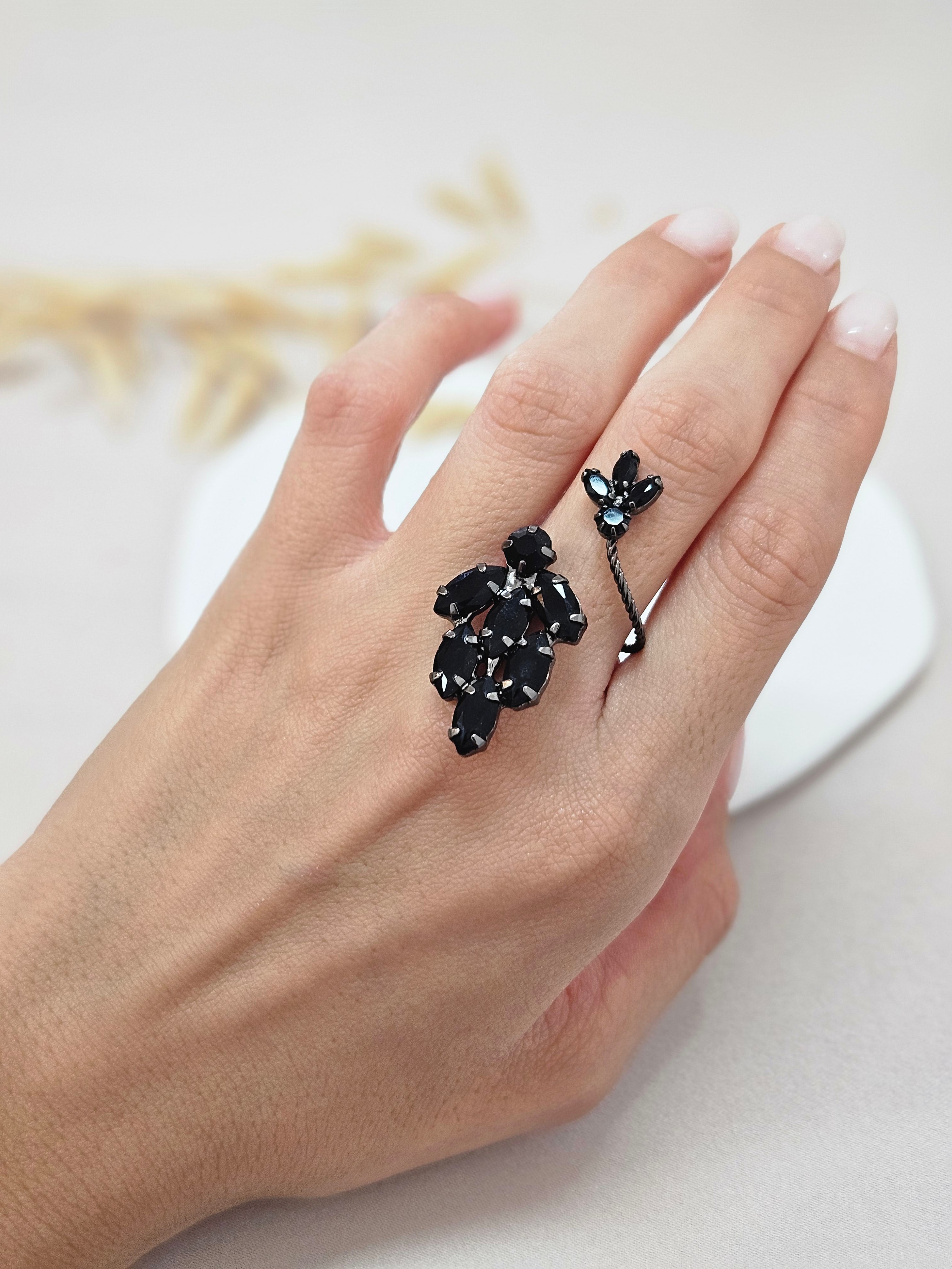 Black Jewelry Set