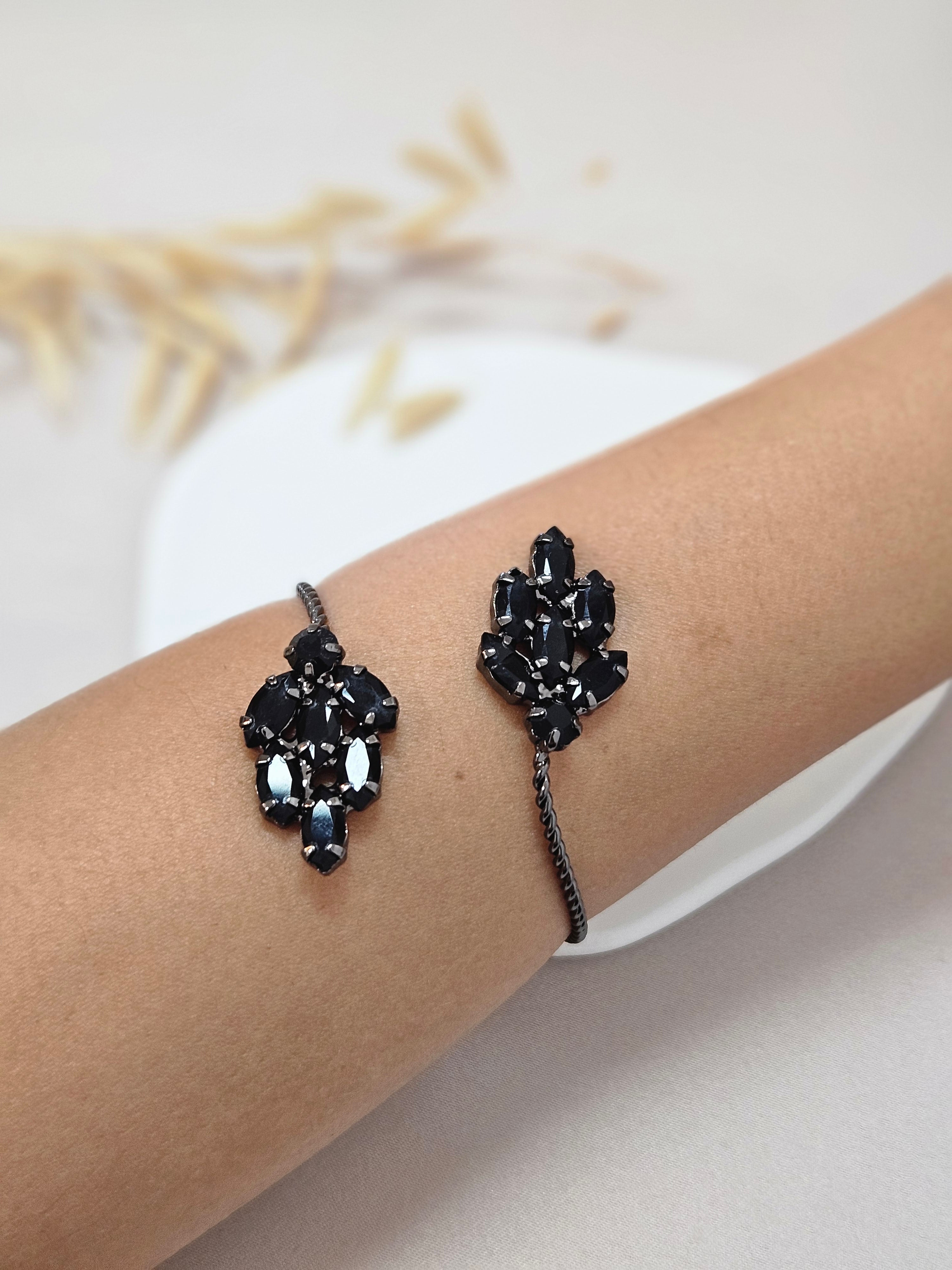 Black Jewelry Set