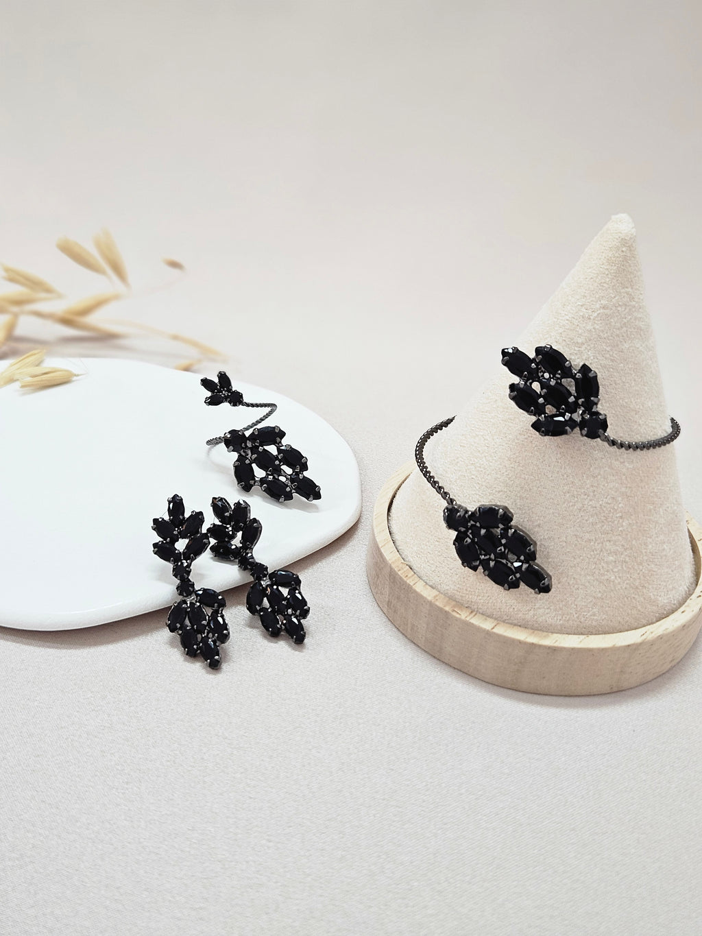 Black Jewelry Set