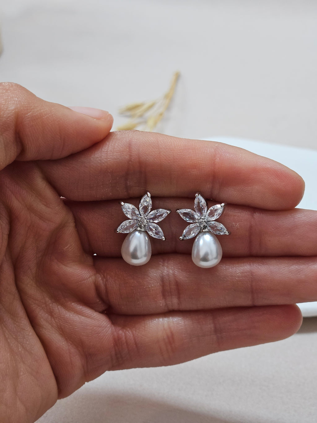 wedding guest pearl earrings 