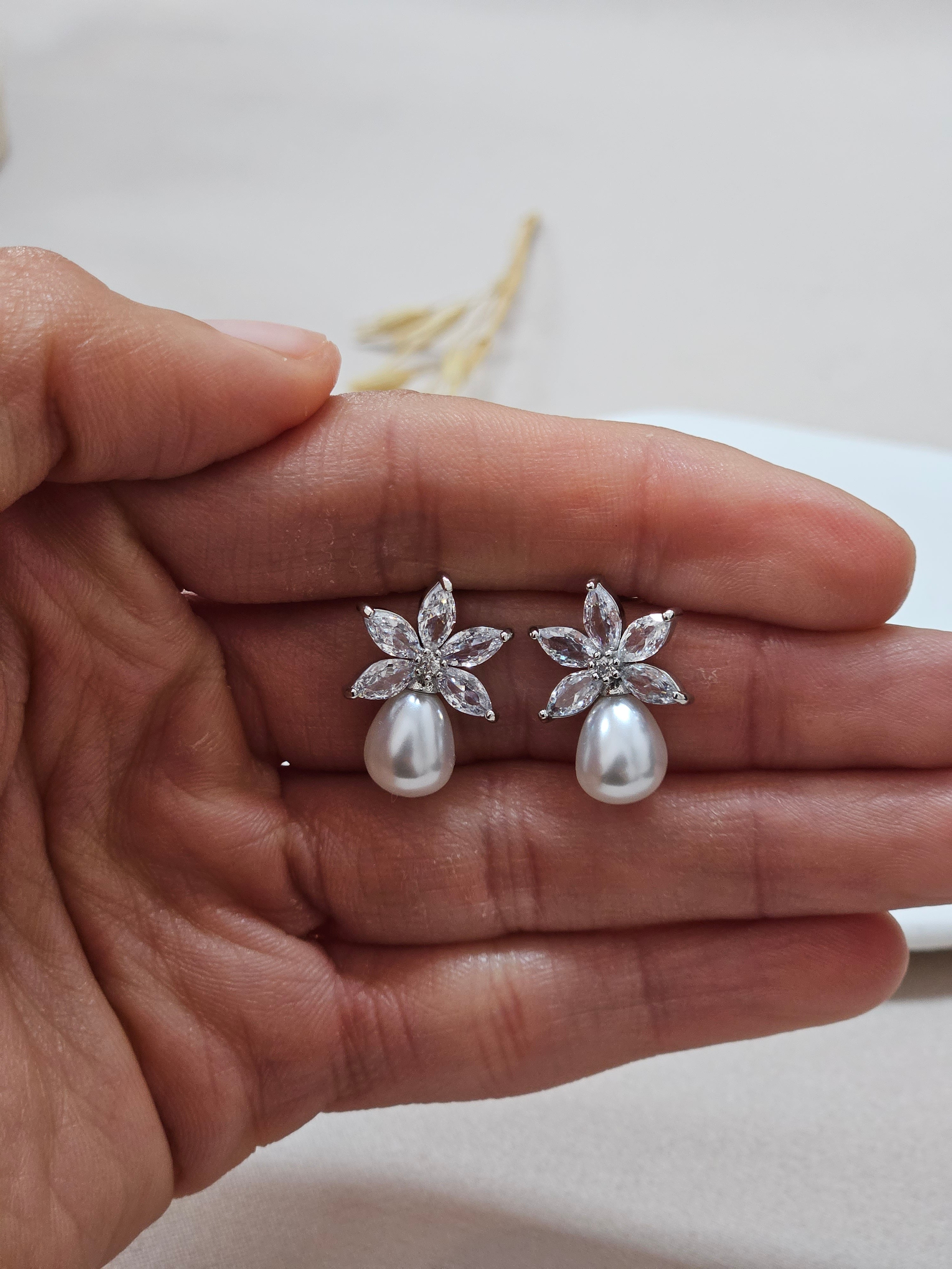 wedding guest pearl earrings 