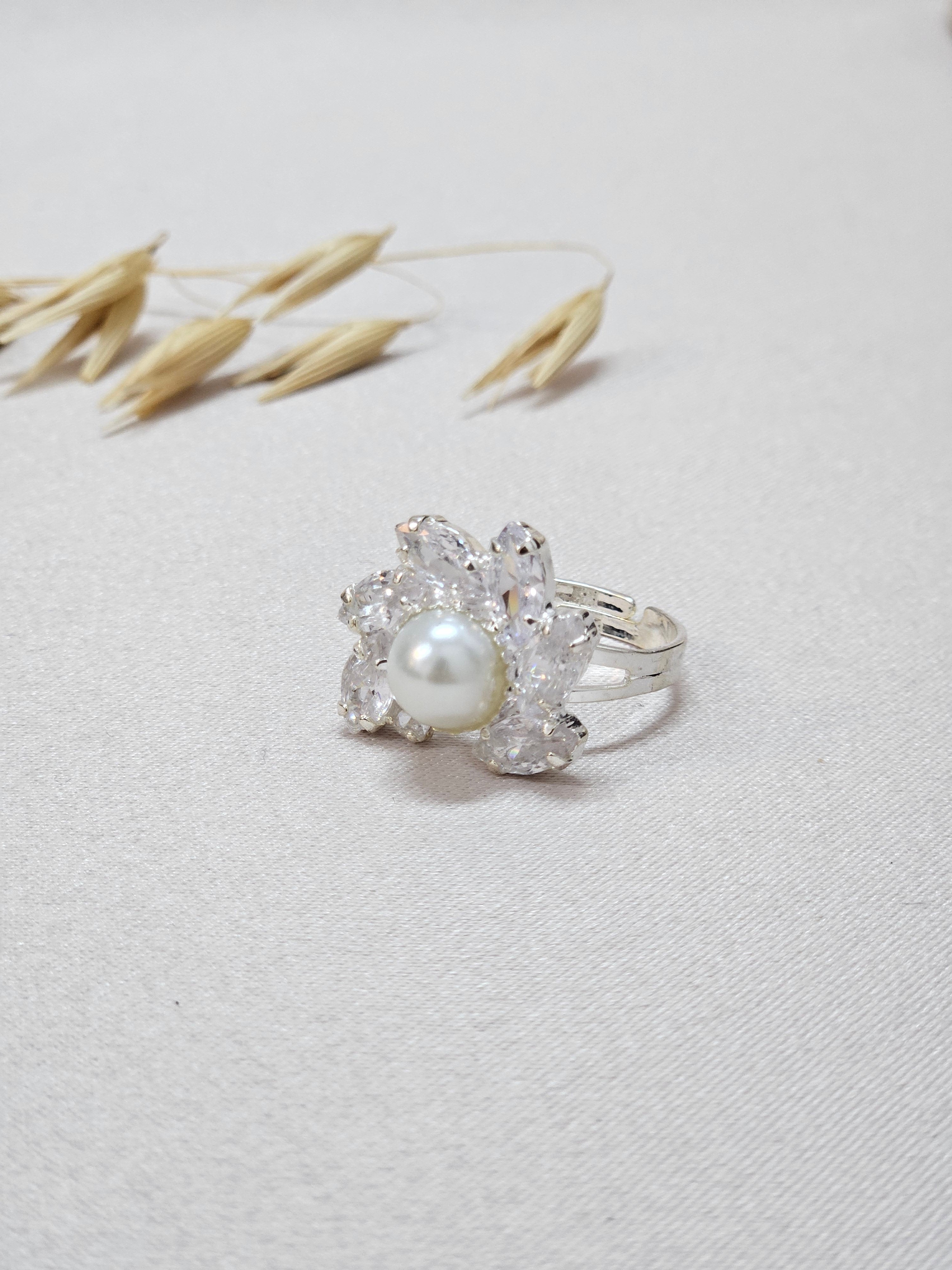Adjustable Flower Pearl Ring