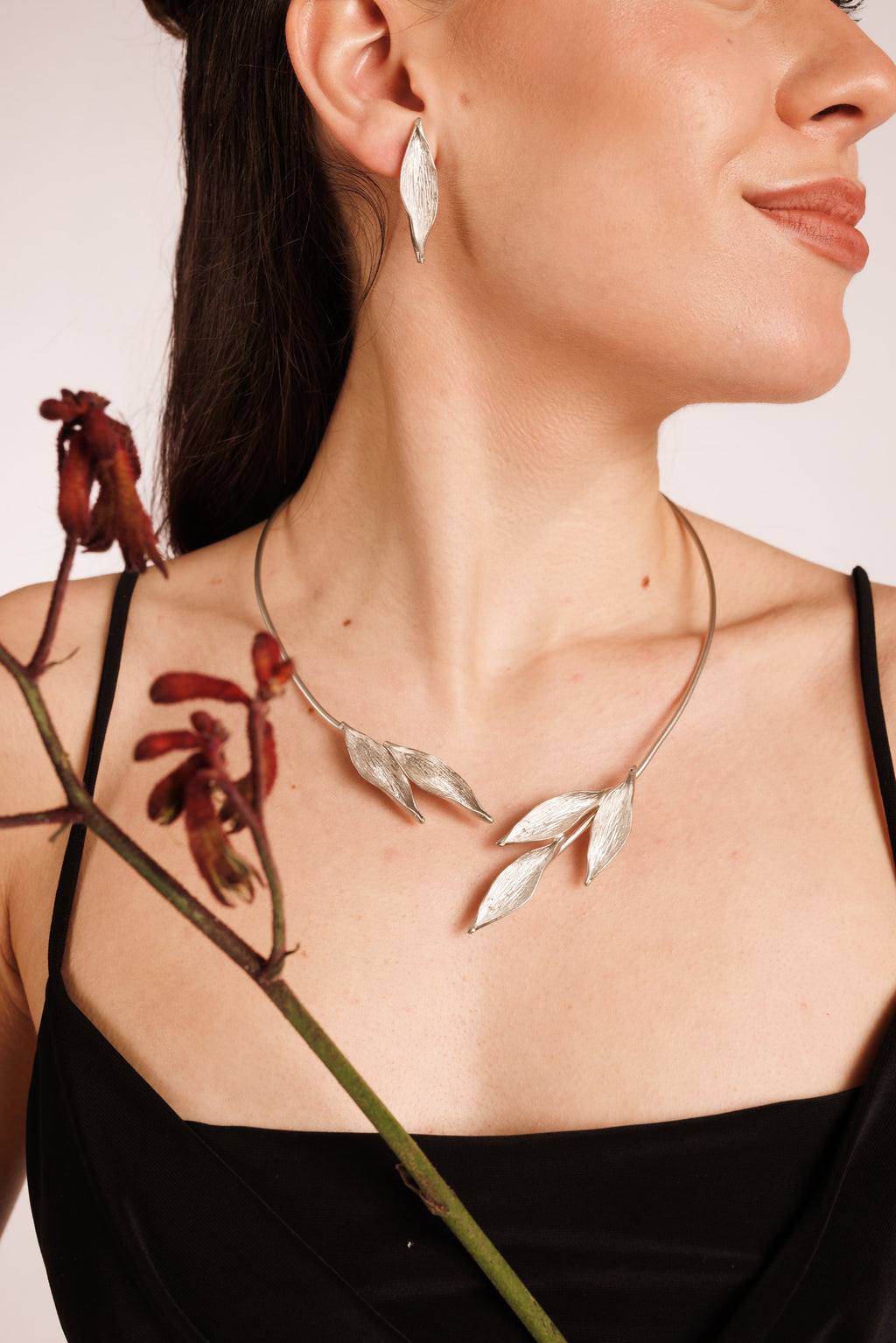 silver open collar leaf necklace with olive leaf earrings