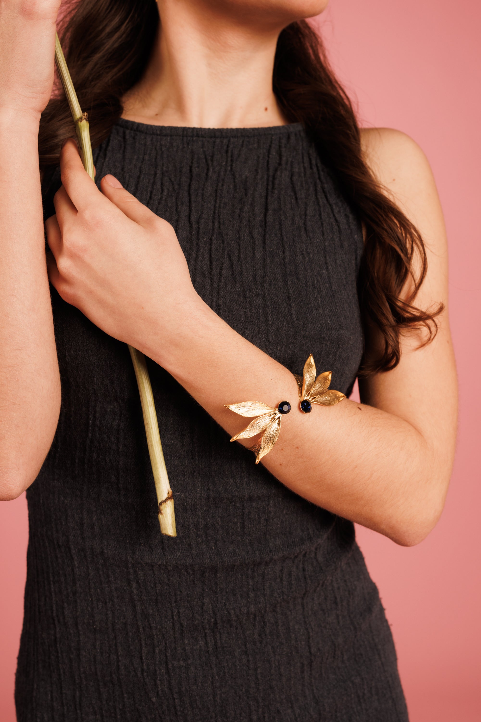 Gold-plated Black Eyed Susan With Dark Blye Crystals