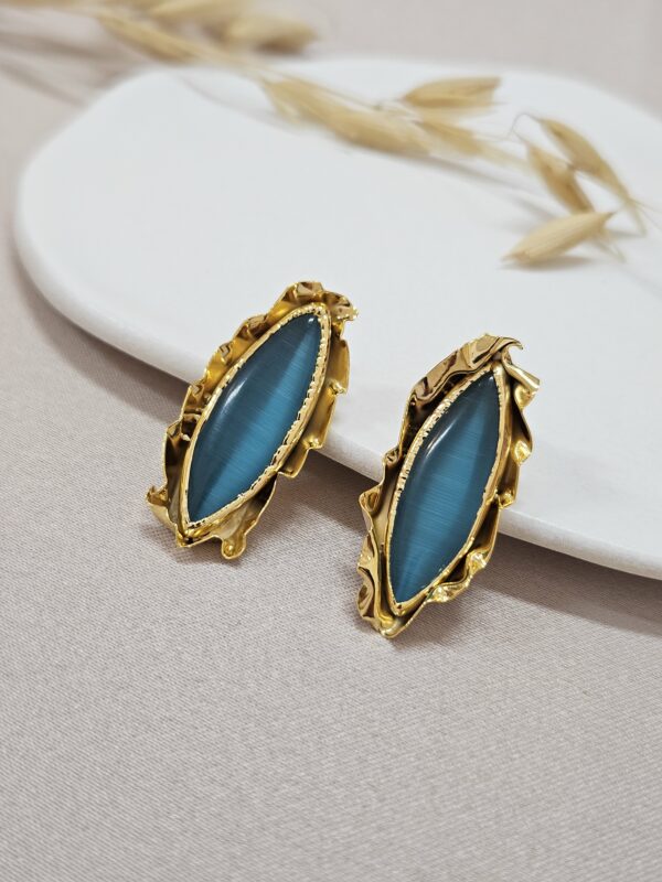 Vintage Gold Stud Earrings with Marquise Blue Stone - Tgeb