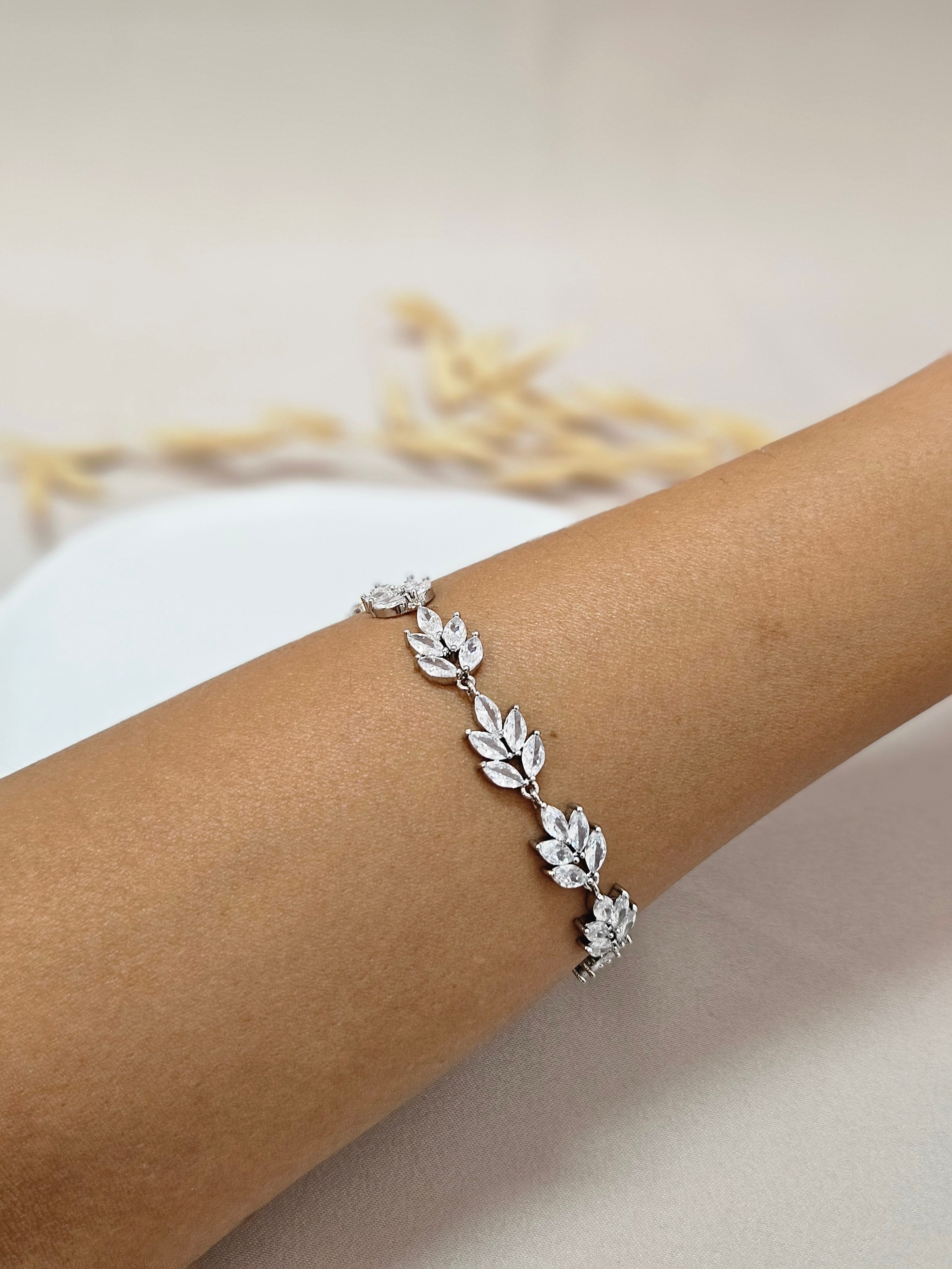 Julia Bracelet - Delicate Crystal Leave Adjustable Bracelet -ABSC12