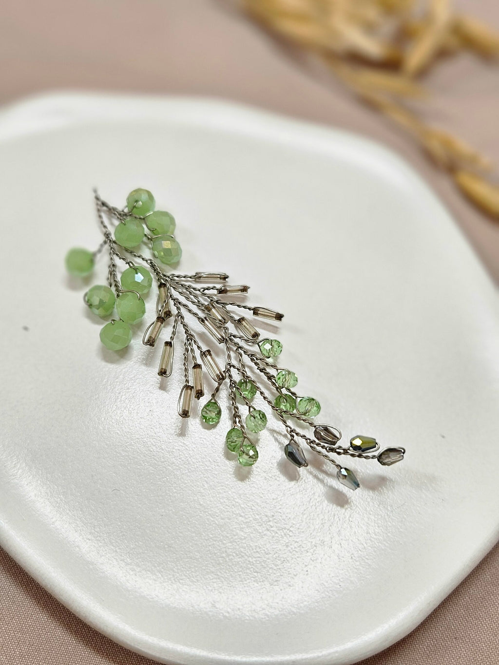 Light Green And Silver Hair Vine