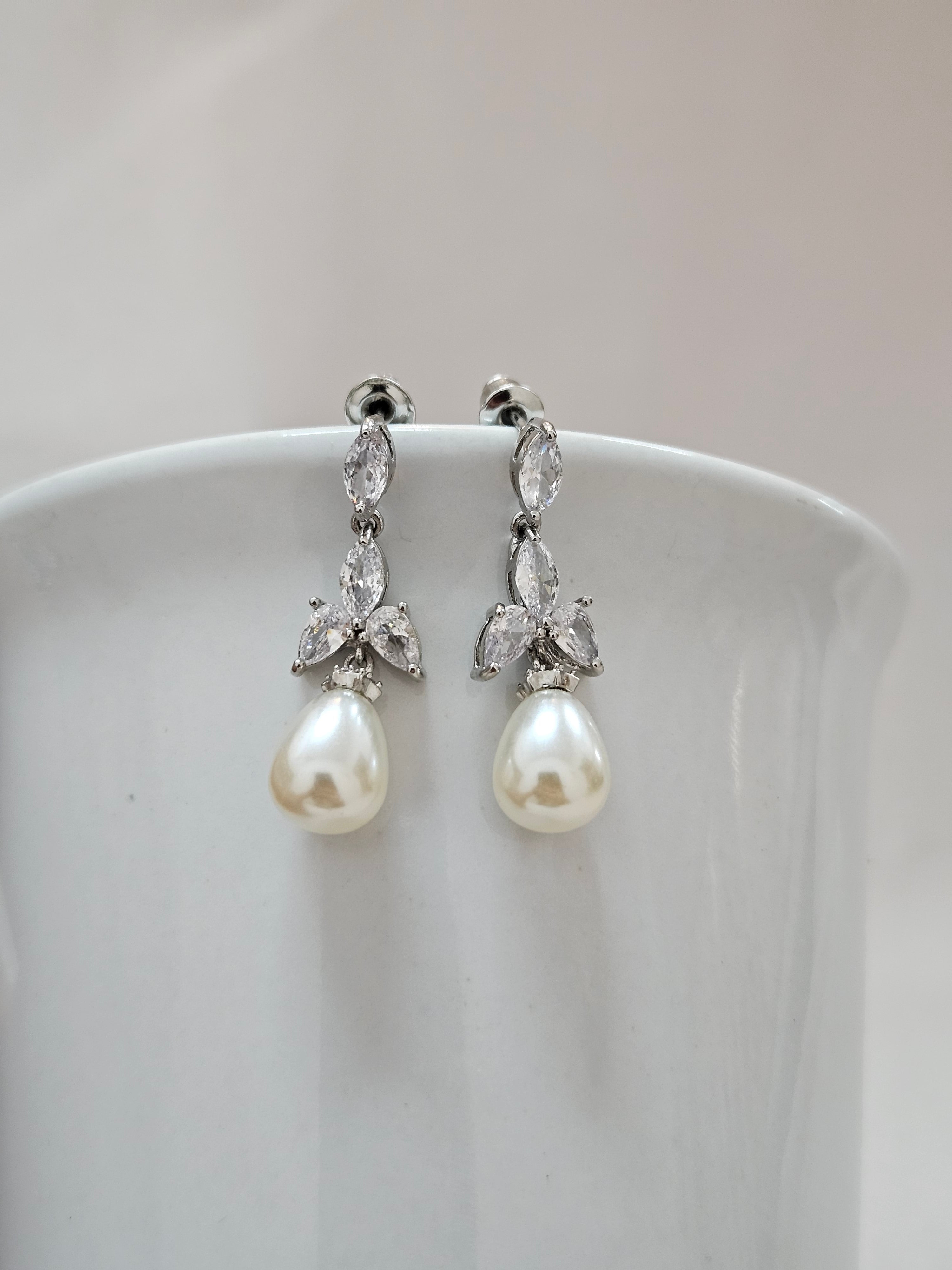 Bridal Crystal Pearl Earrings - AESP40