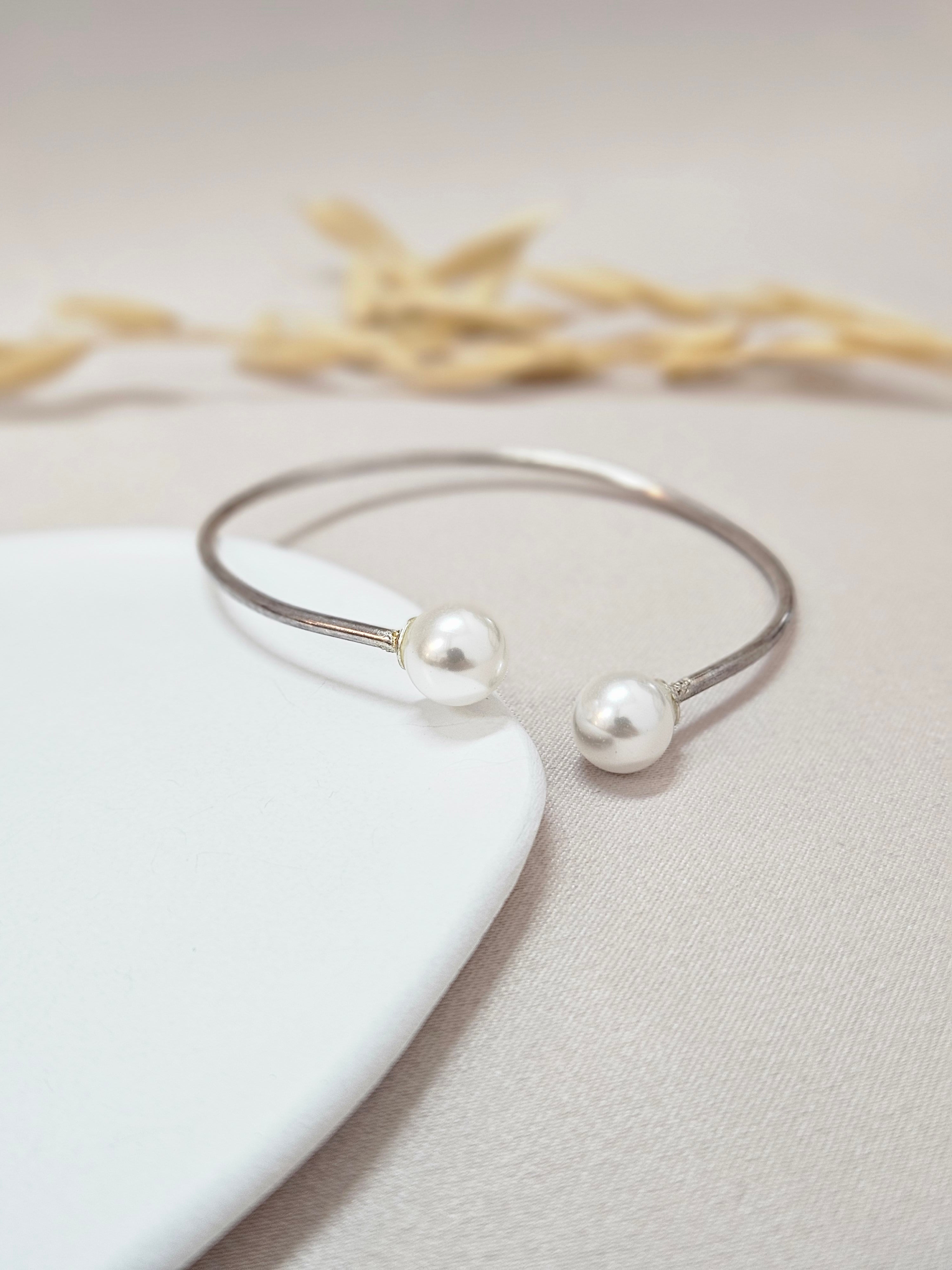 Perla Bracelet - Classic Simple Pearl Cuff Bracelet - ABSP30