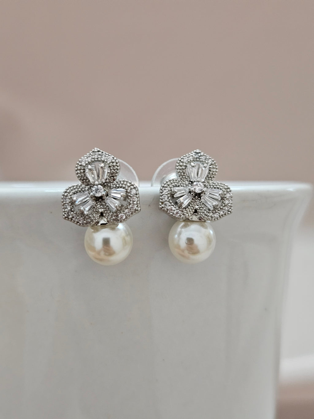 Floral Pearls Earrings