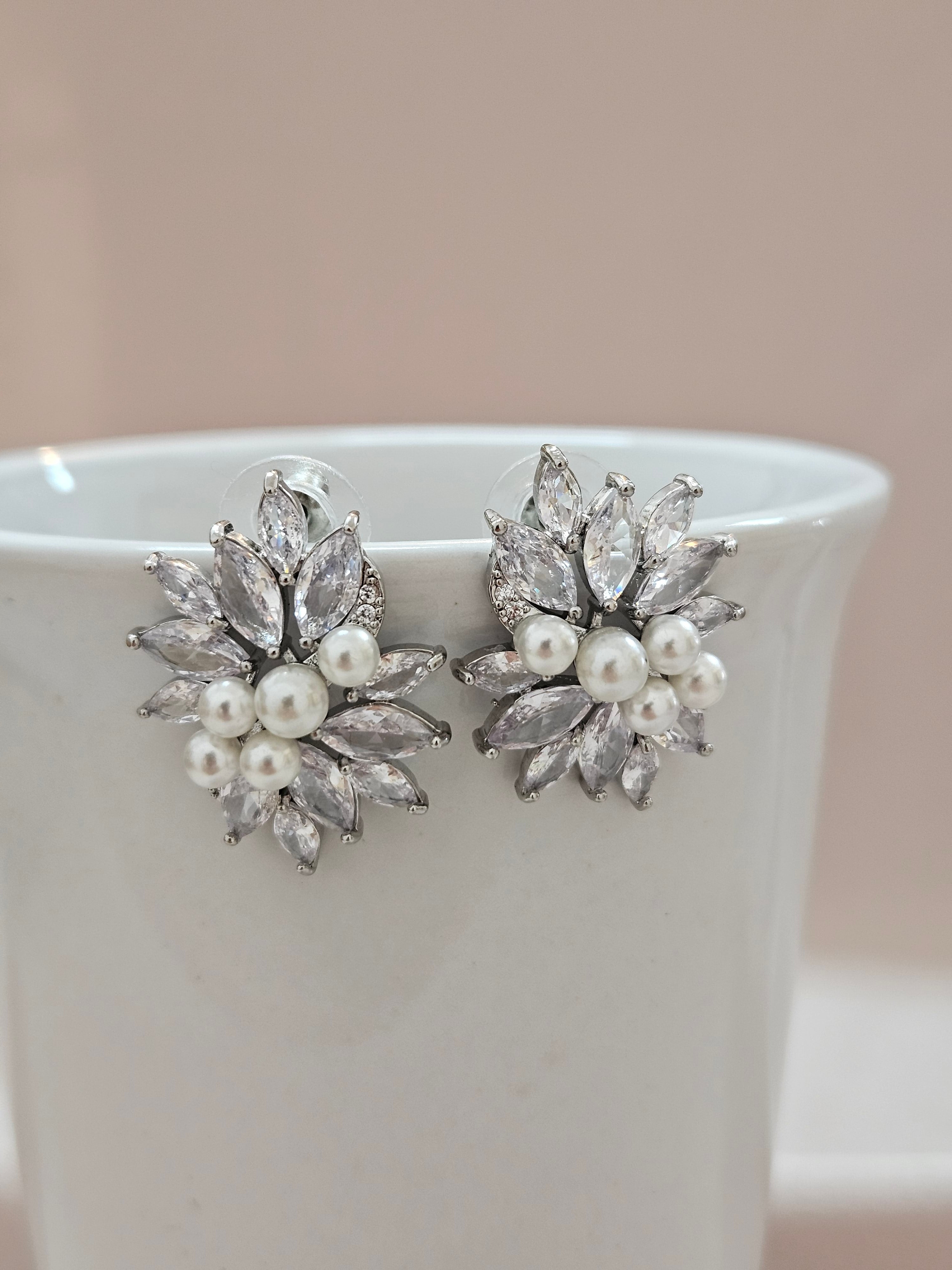 Beautiful Bridal Crystal Pearl Earrings - AESP35