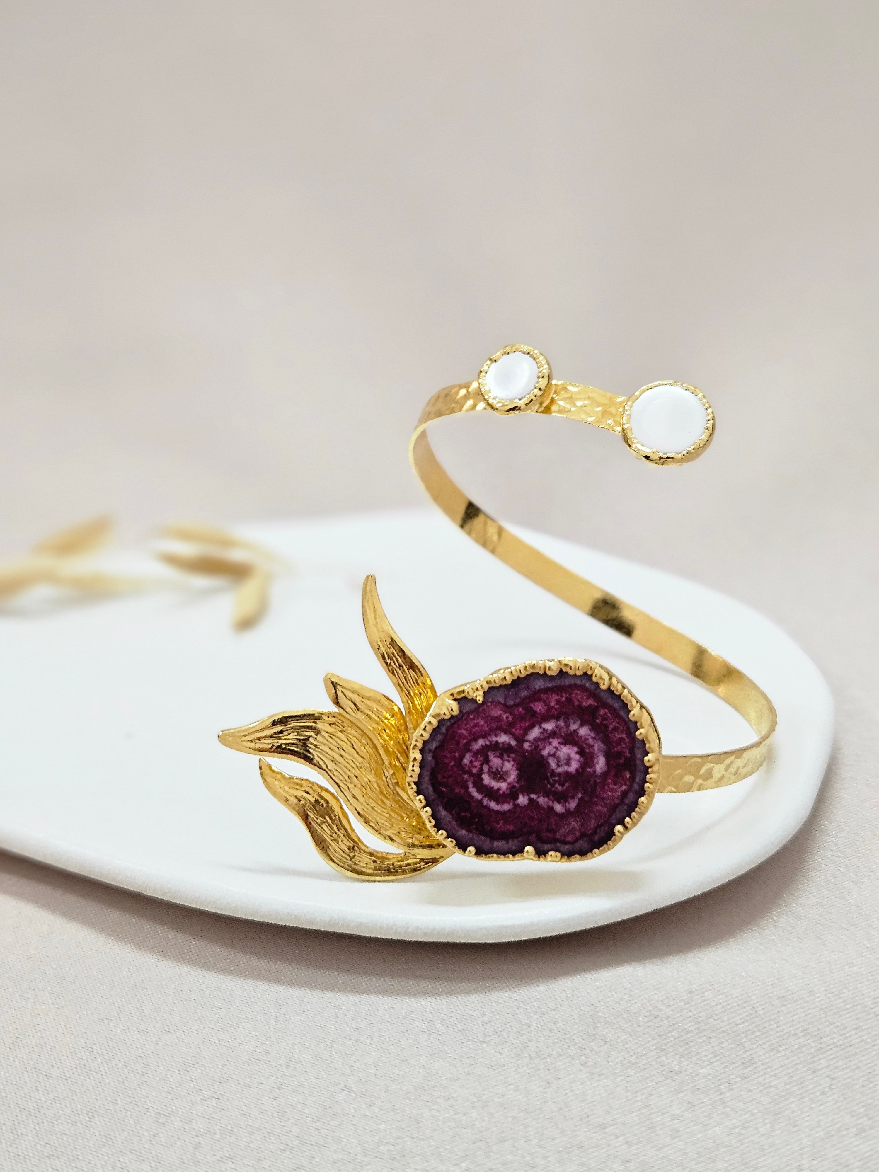 Statment Artistic Gold Cuff Bracelet - Tbgp