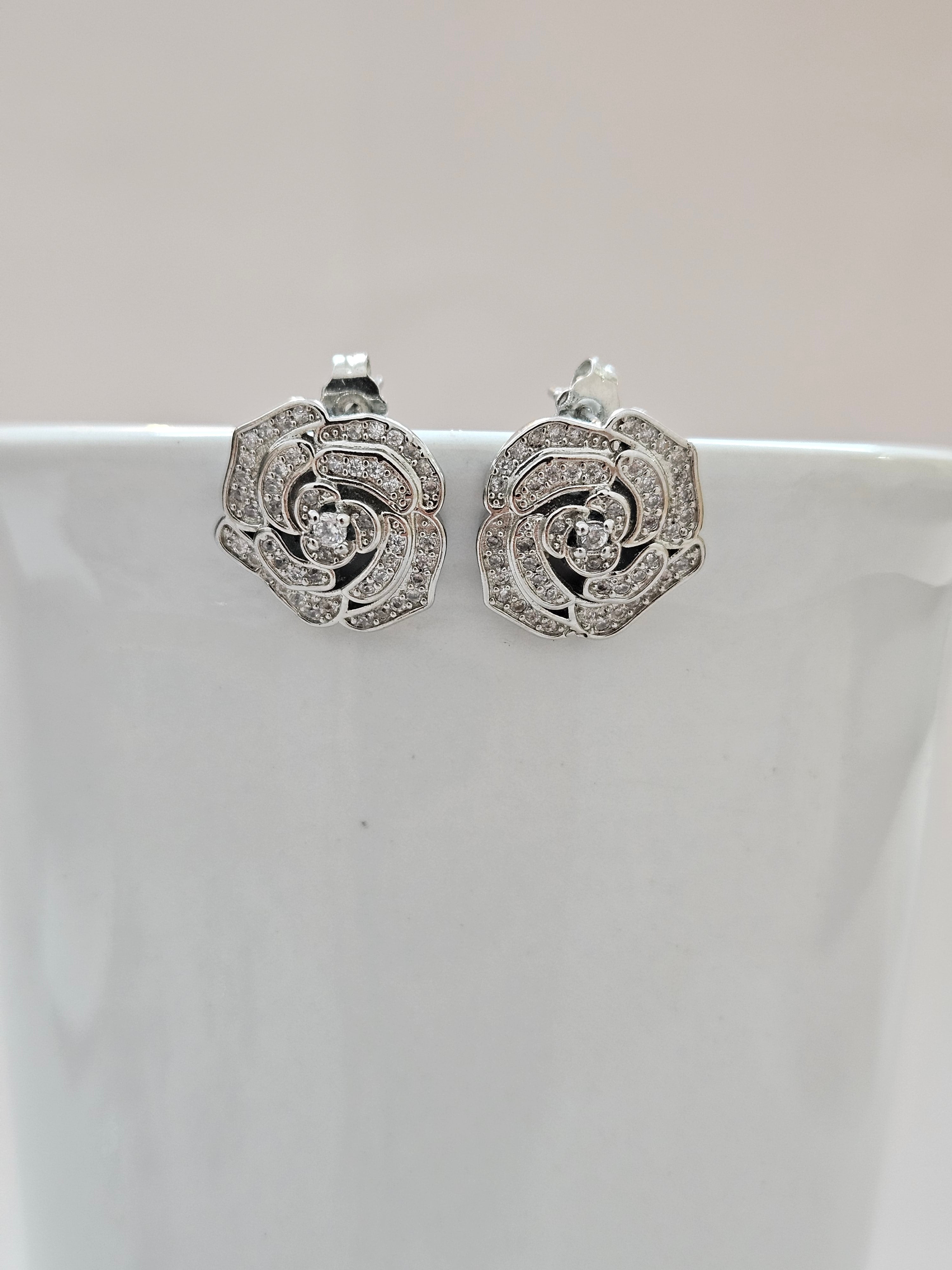 Small Silver Flower Earrings - AESC27