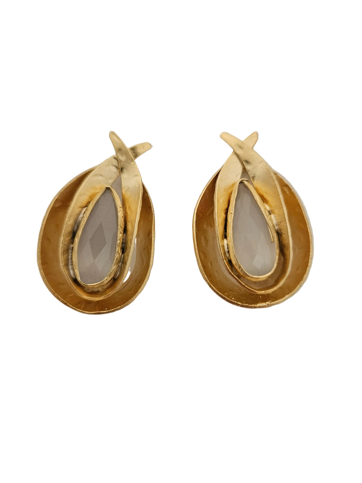 Handcrafted stud earrings made of gold-plated brass, featuring beautiful irregular white opal stones for a bold and vibrant touch.