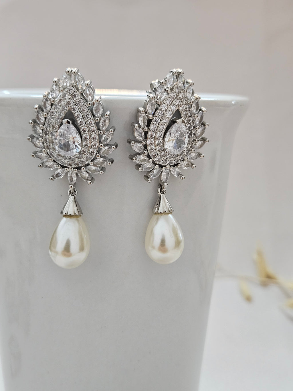 Bridal silver crystal leafs pearl dangle statement earrings 