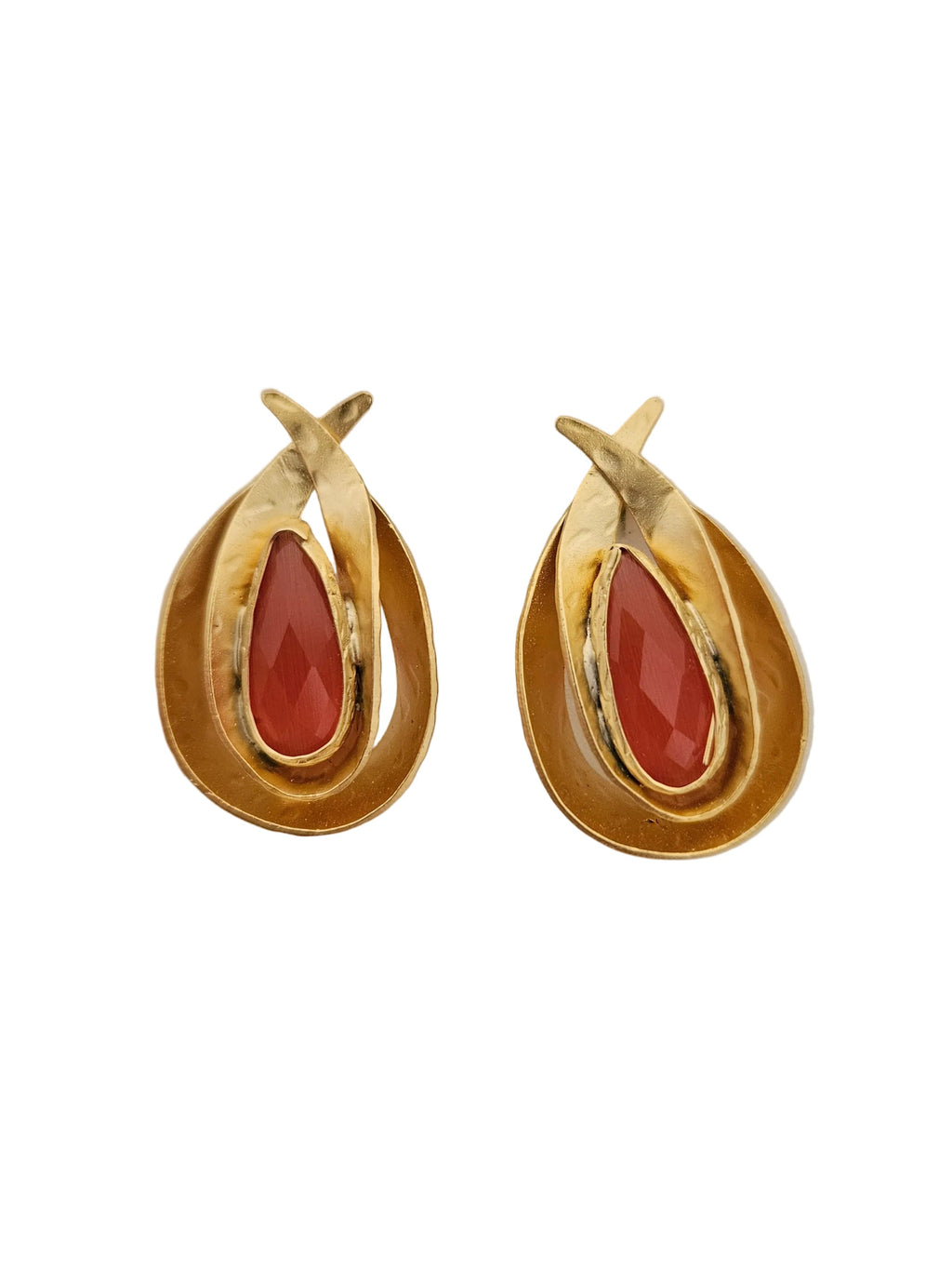 gold plated stud earrings with hourse eye orange stone