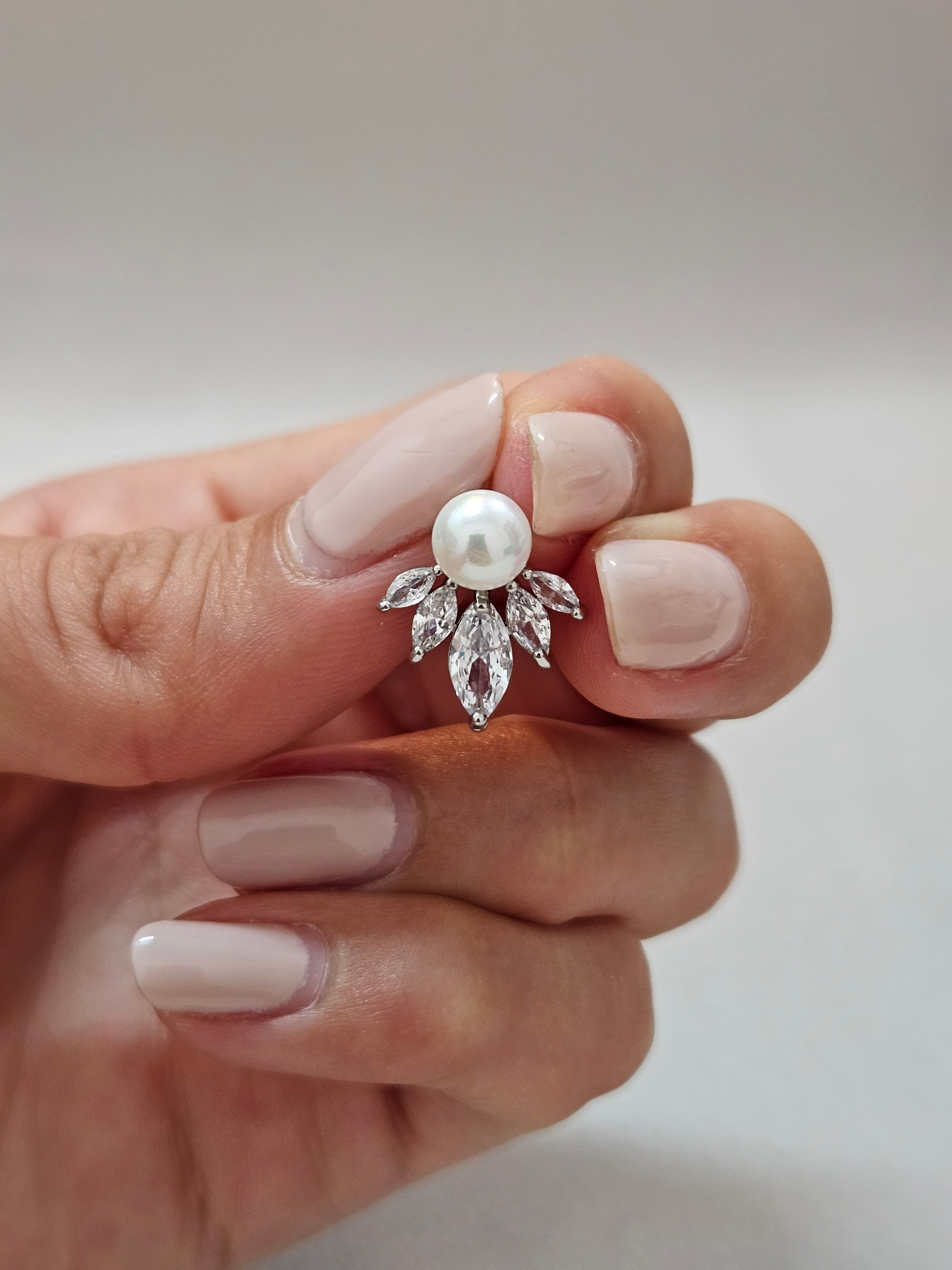 Small Pearl Stud Earrings - AESP17