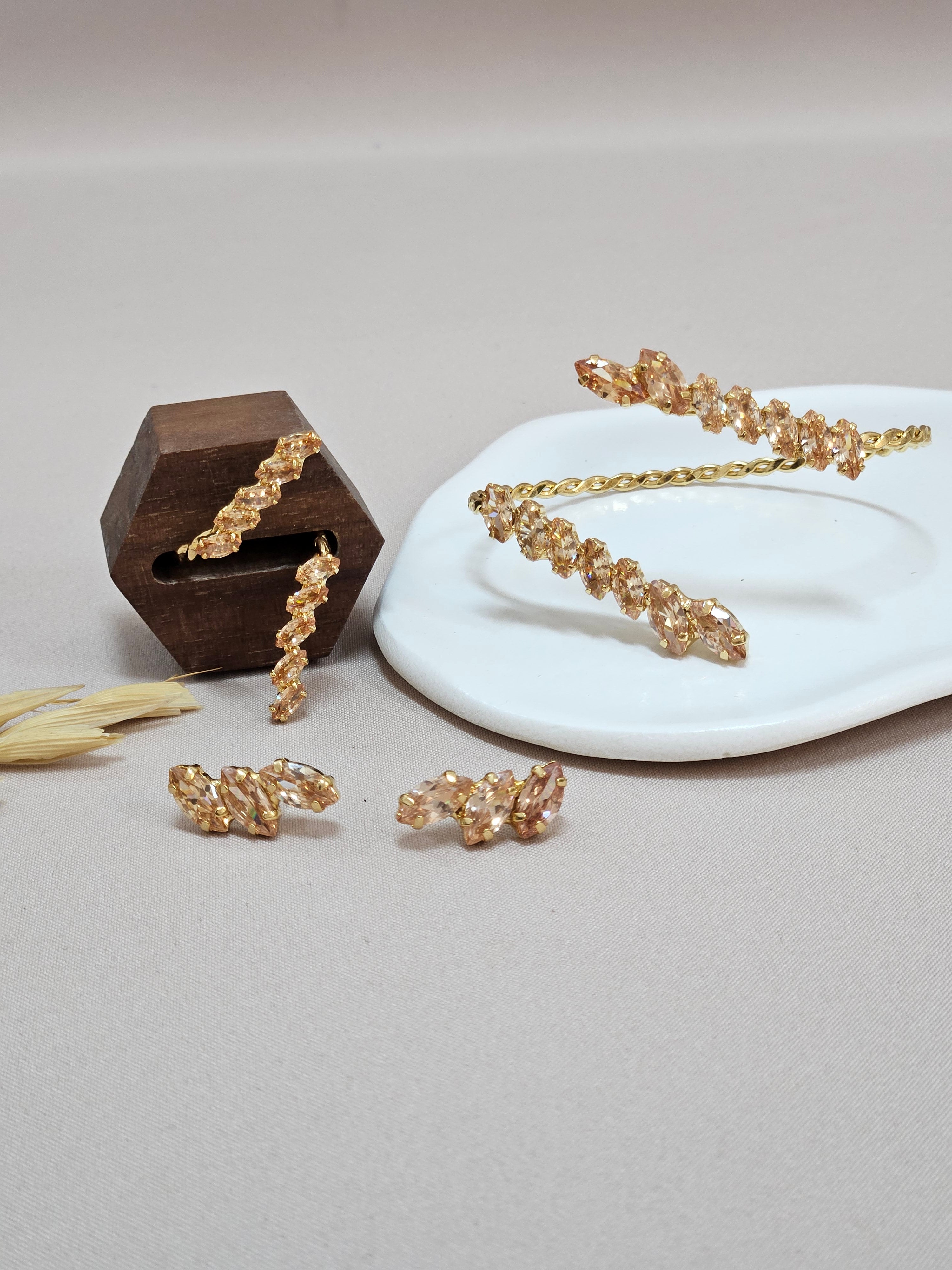 Delicate champagne jewelry set