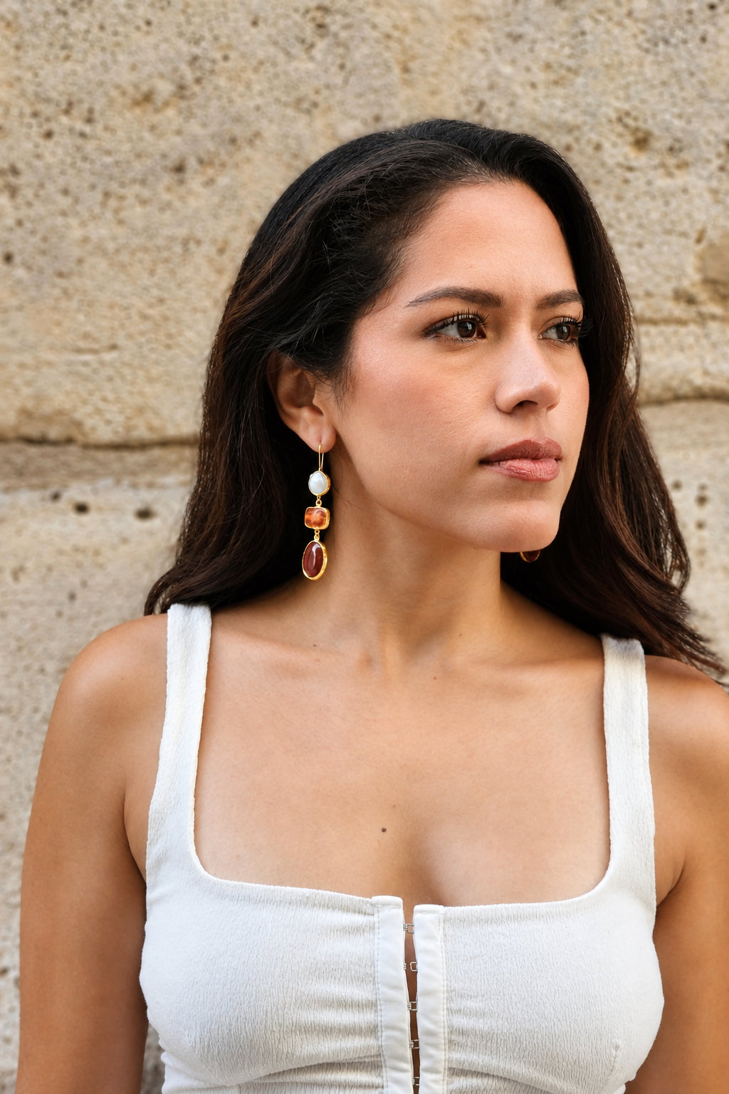 Aretes colgantes de perla marrón