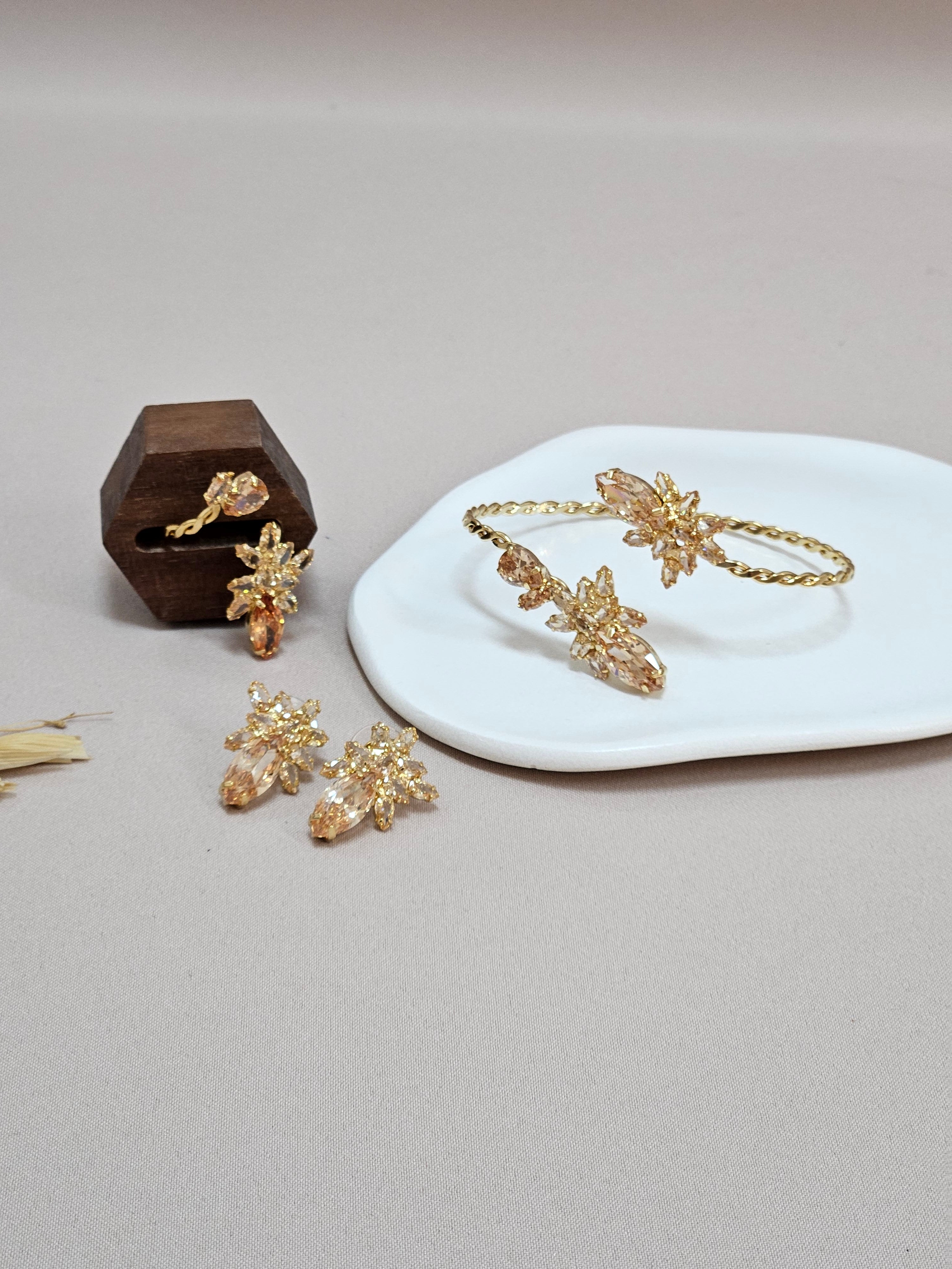 Floral Champagne Jewelry set