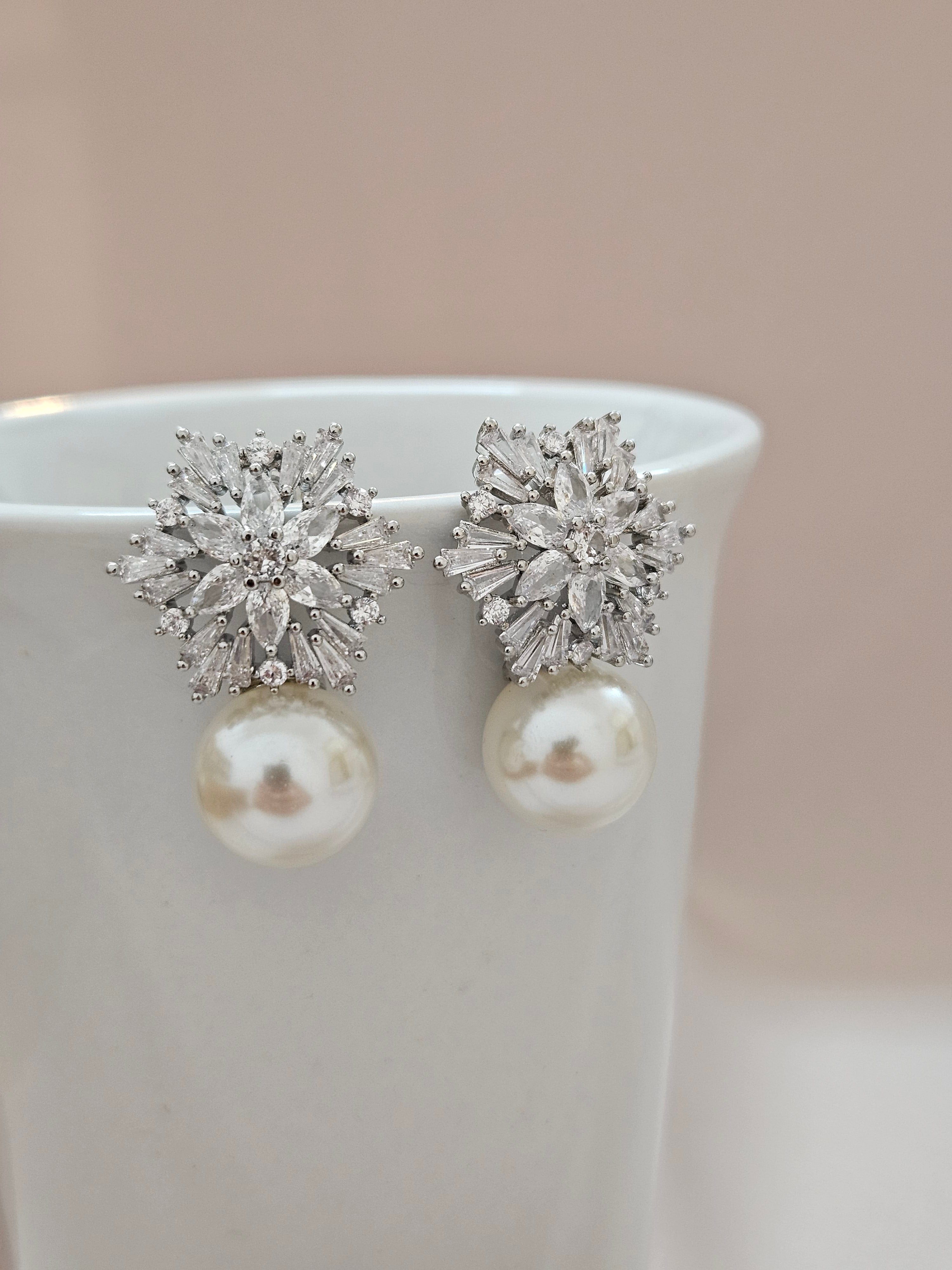 Star Pearl Drop Stud Earrings - AESP6