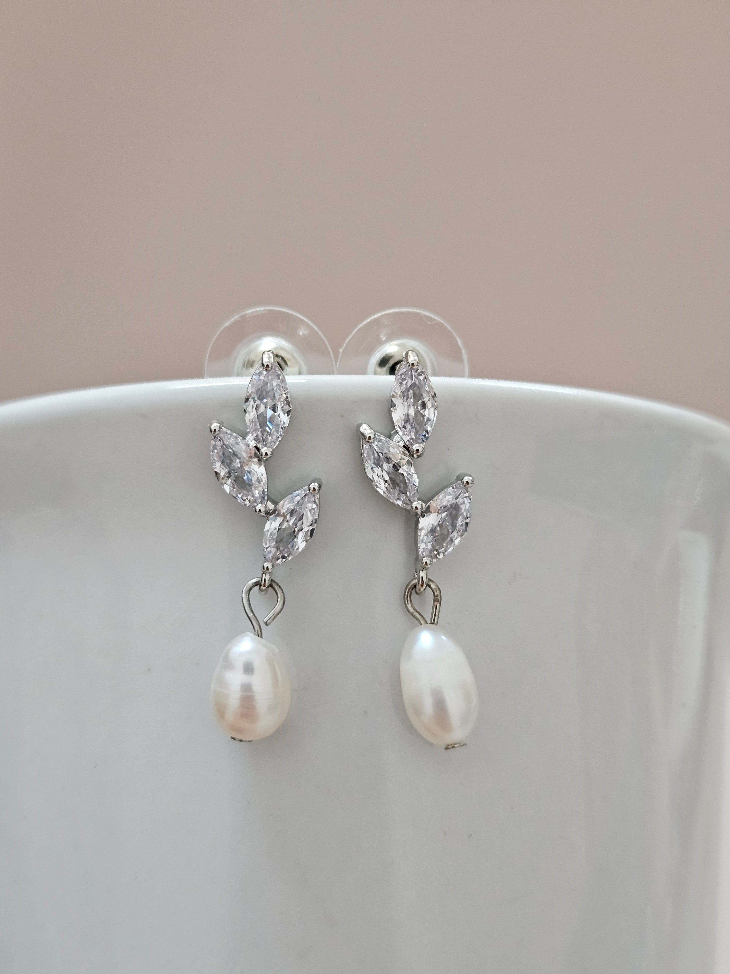 Delicate Leaf Bridal Drop Crystal Pearl - AESP44