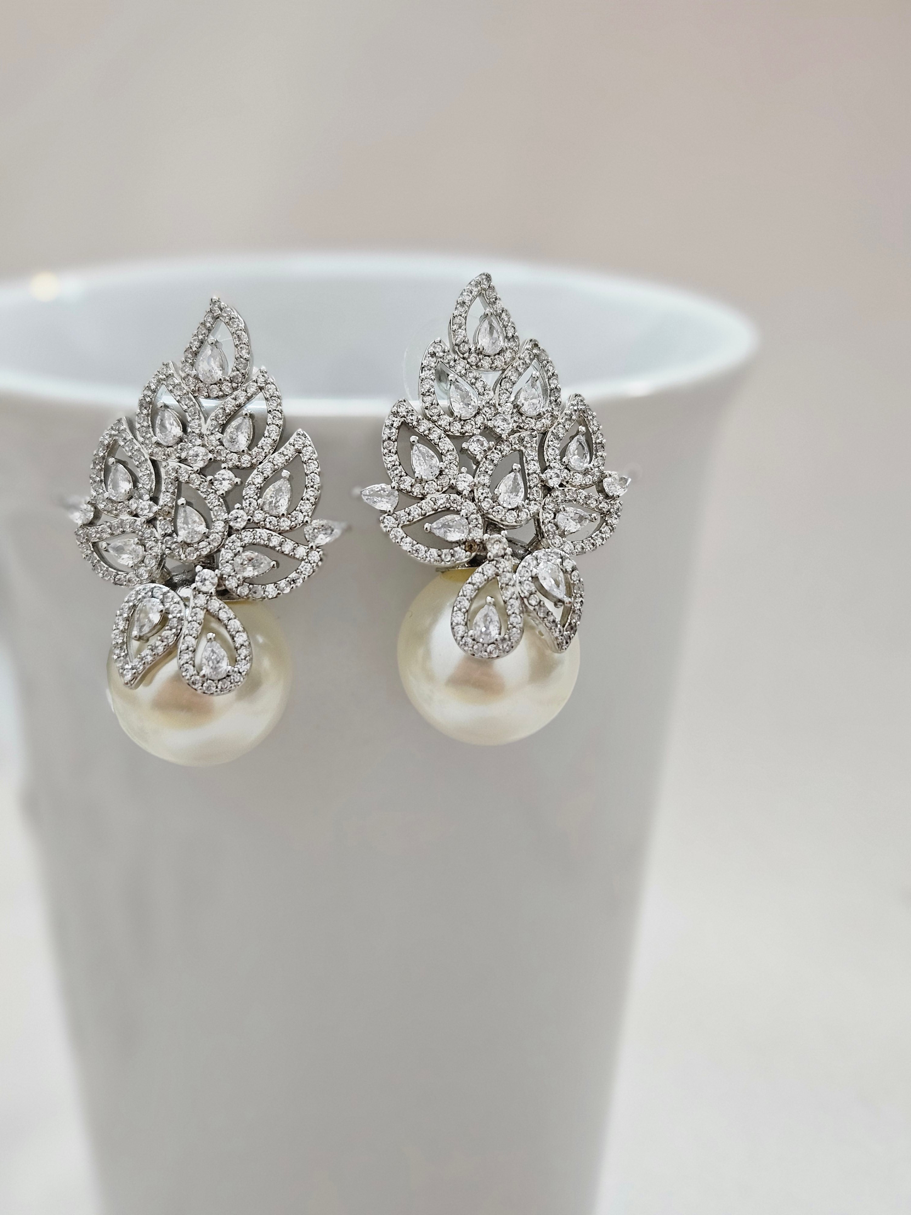 Statement Leaf Pearl Drop Crystal Earrings - AESP55